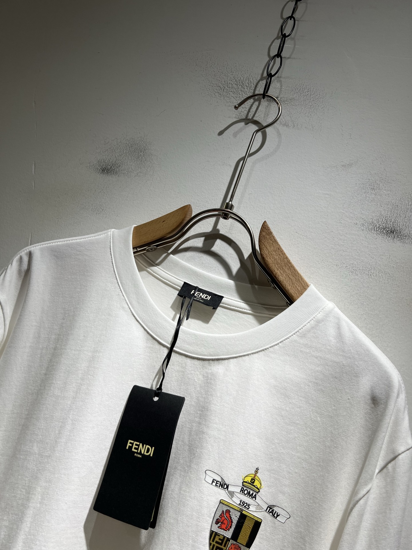 FEN*I 芬*迪2025秋冬新款FD家族FF男女同款👫打底衫，男女同款👫百搭极简短袖。意大利原厂订单，