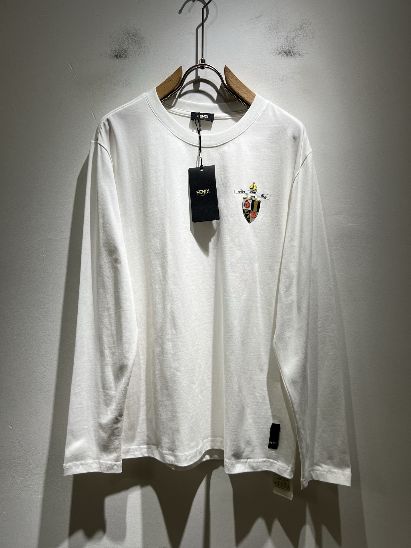 FEN*I 芬*迪2025秋冬新款FD家族FF男女同款👫打底衫，男女同款👫百搭极简短袖。意大利原厂订单，