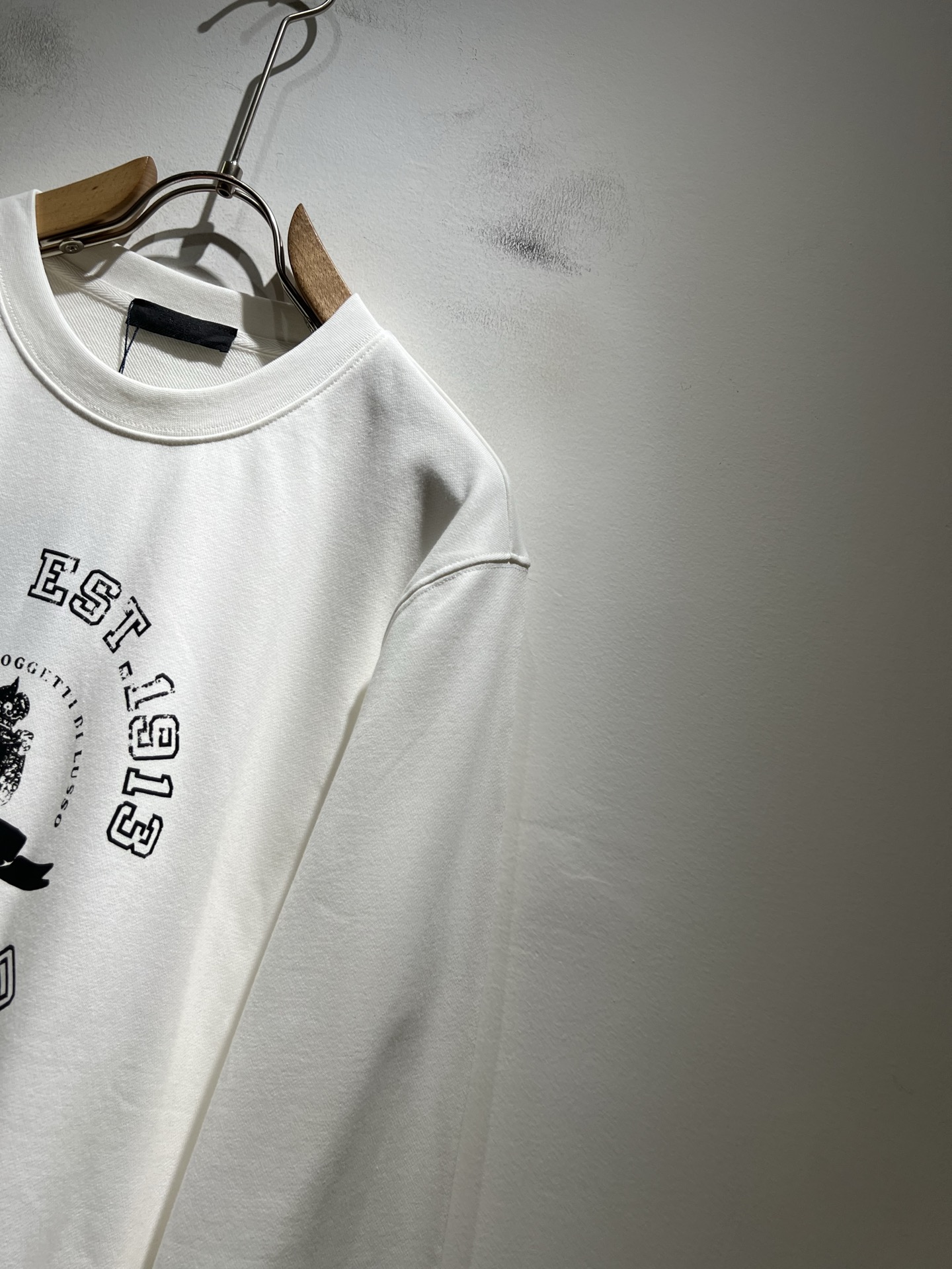 PRAD*A普*达2025秋冬新款男女同款👫长袖卫衣，最新款全网独家首上！！~既经典有时尚百搭，谁不爱啊