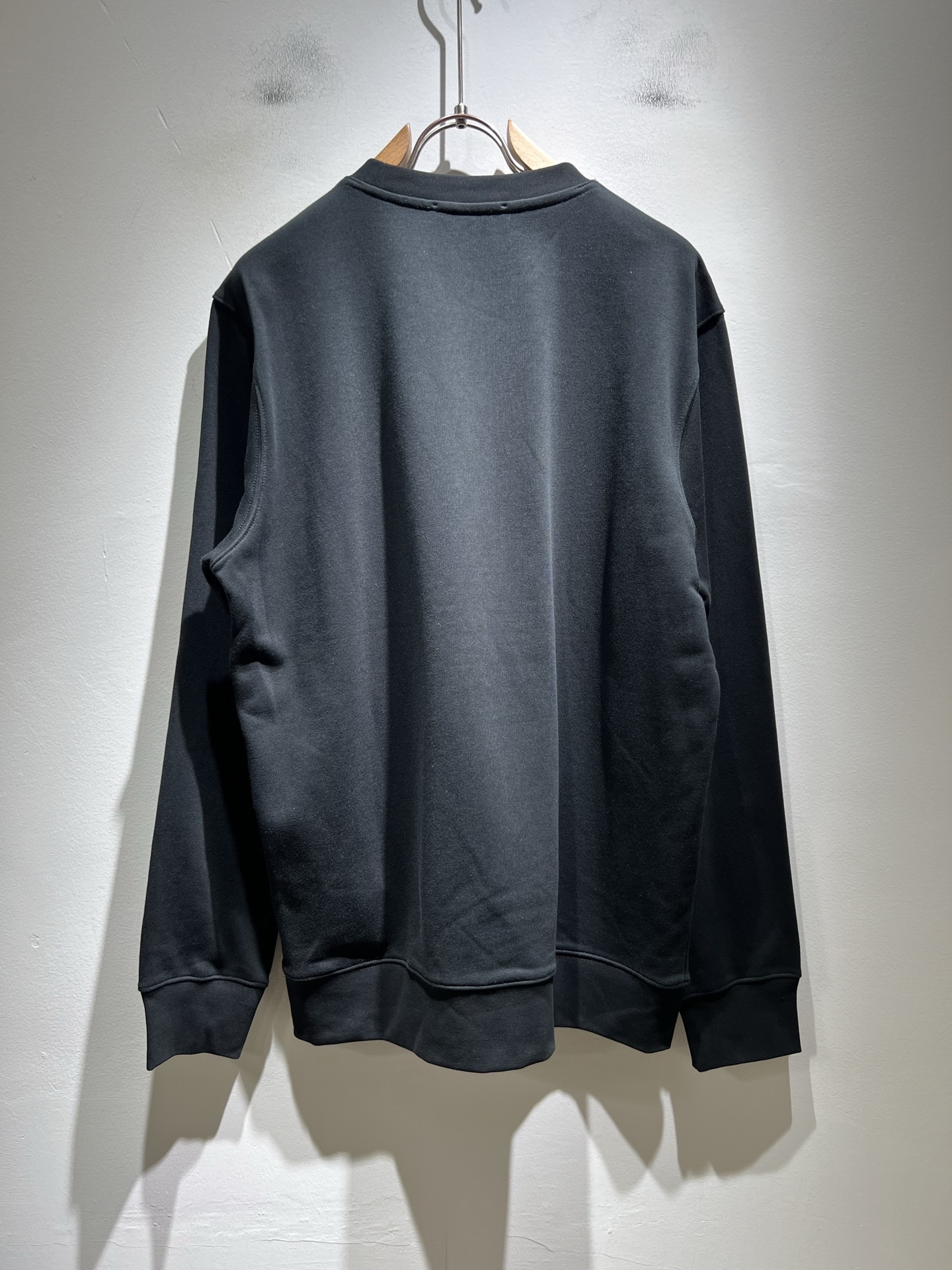 PRAD*A普*达2025秋冬新款男女同款👫长袖卫衣，最新款全网独家首上！！~既经典有时尚百搭，谁不爱啊