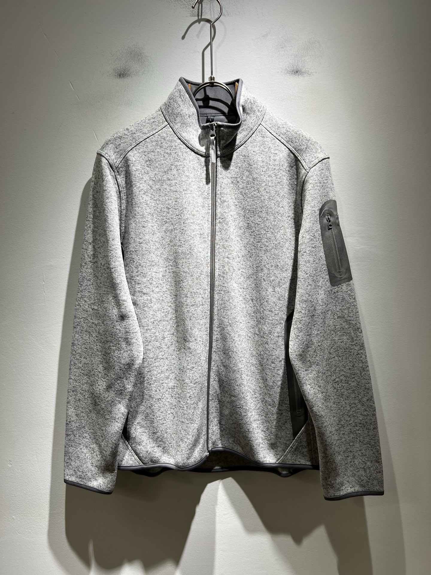 ARCTER*X始*祖鸟 2025秋冬新款男女同款👫夹克外套，户外品牌可能大家第一想到的就是加拿大鹅、始