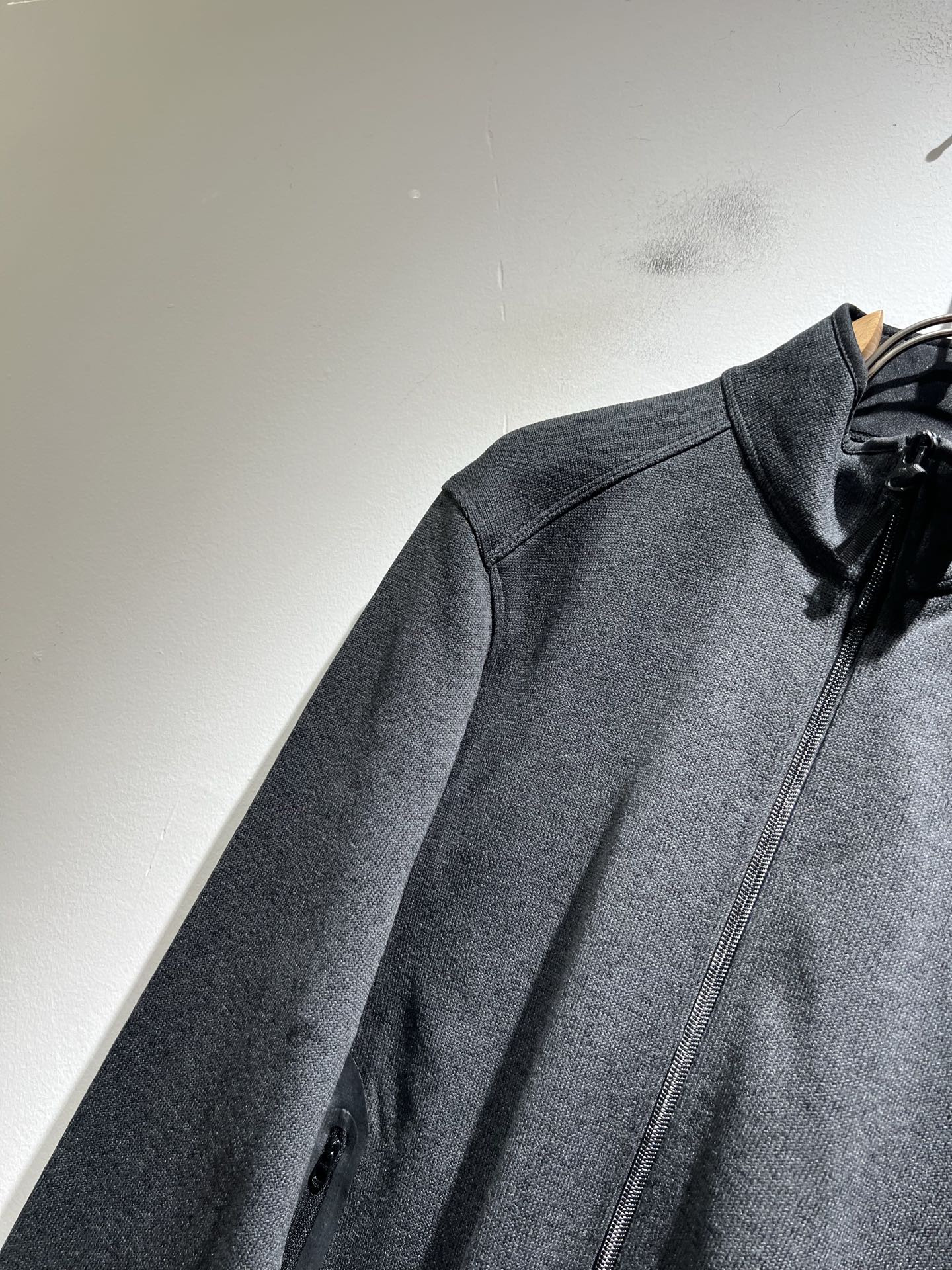 ARCTER*X始*祖鸟 2025秋冬新款男女同款👫夹克外套，户外品牌可能大家第一想到的就是加拿大鹅、始