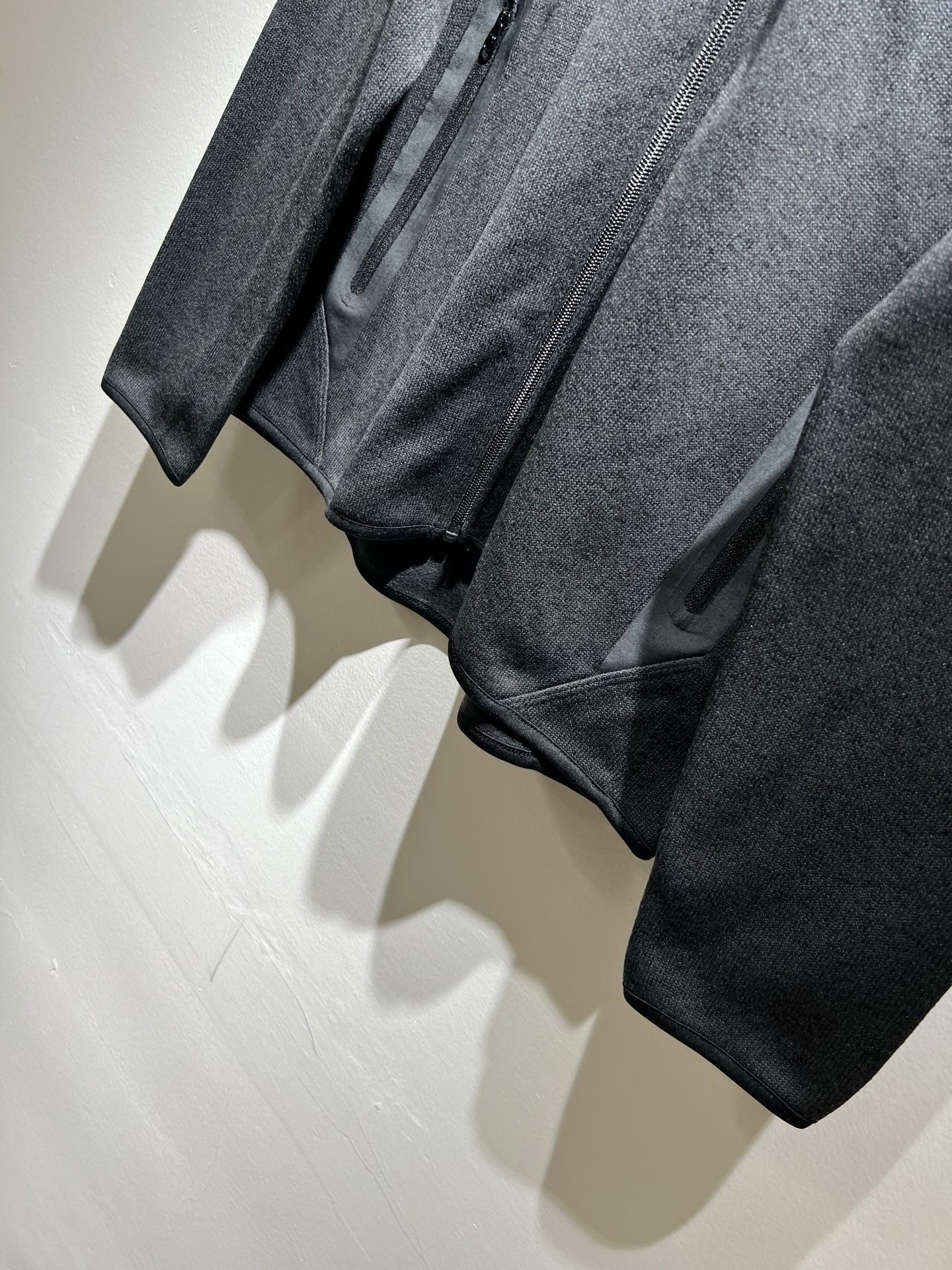 ARCTER*X始*祖鸟 2025秋冬新款男女同款👫夹克外套，户外品牌可能大家第一想到的就是加拿大鹅、始