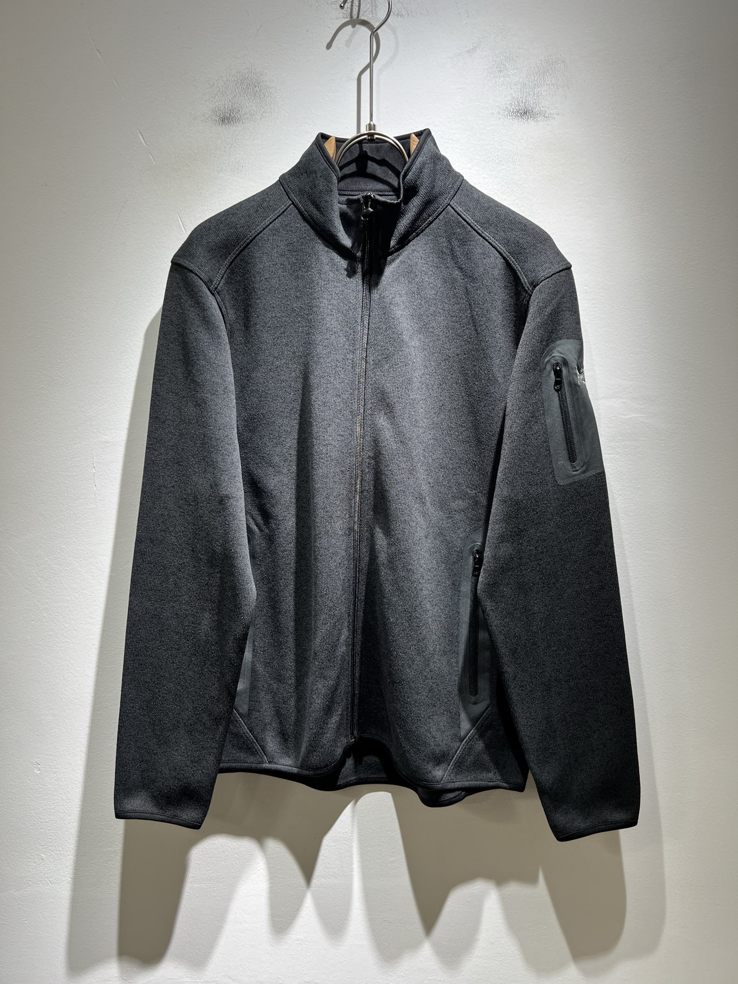 ARCTER*X始*祖鸟 2025秋冬新款男女同款👫夹克外套，户外品牌可能大家第一想到的就是加拿大鹅、始