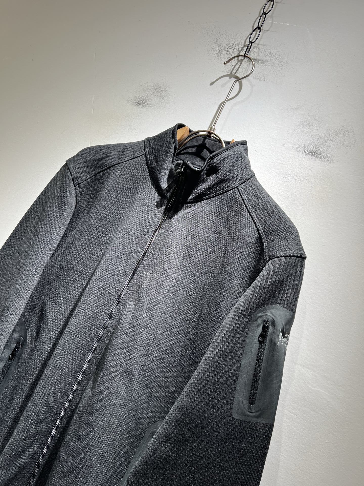 ARCTER*X始*祖鸟 2025秋冬新款男女同款👫夹克外套，户外品牌可能大家第一想到的就是加拿大鹅、始