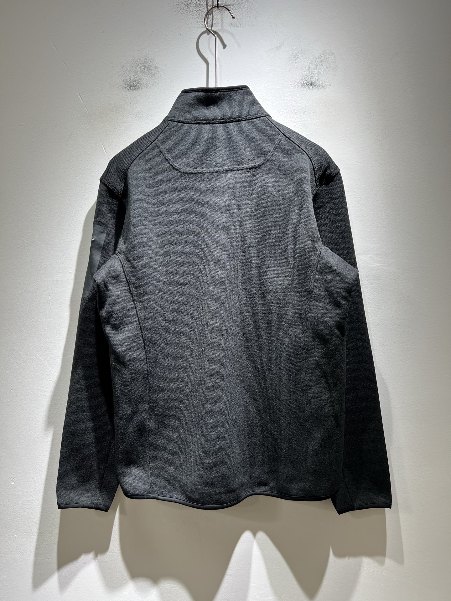 ARCTER*X始*祖鸟 2025秋冬新款男女同款👫夹克外套，户外品牌可能大家第一想到的就是加拿大鹅、始