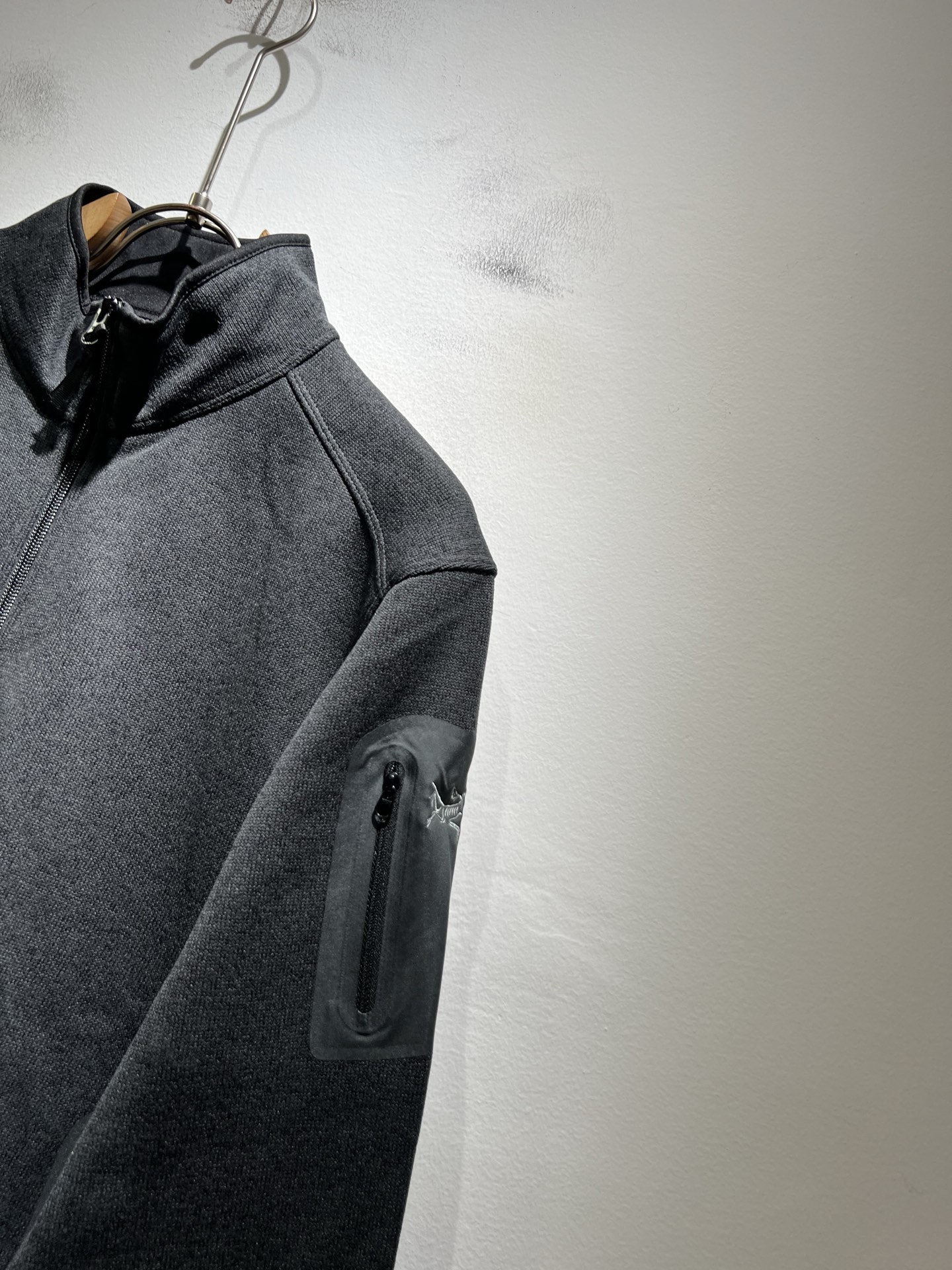 ARCTER*X始*祖鸟 2025秋冬新款男女同款👫夹克外套，户外品牌可能大家第一想到的就是加拿大鹅、始