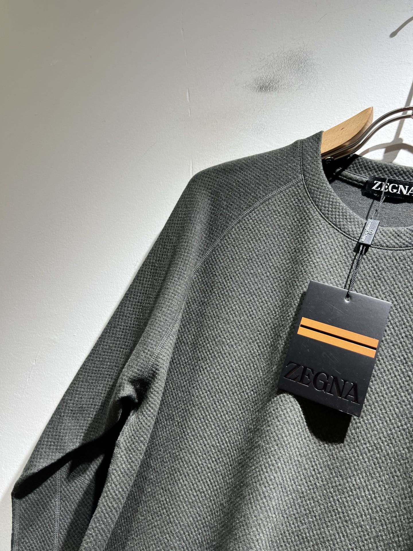 Ermenegildo Zeg*a杰*亚 2025秋冬新品男士长袖休闲打底衫，外贸公司订单！是杰尼亚经典