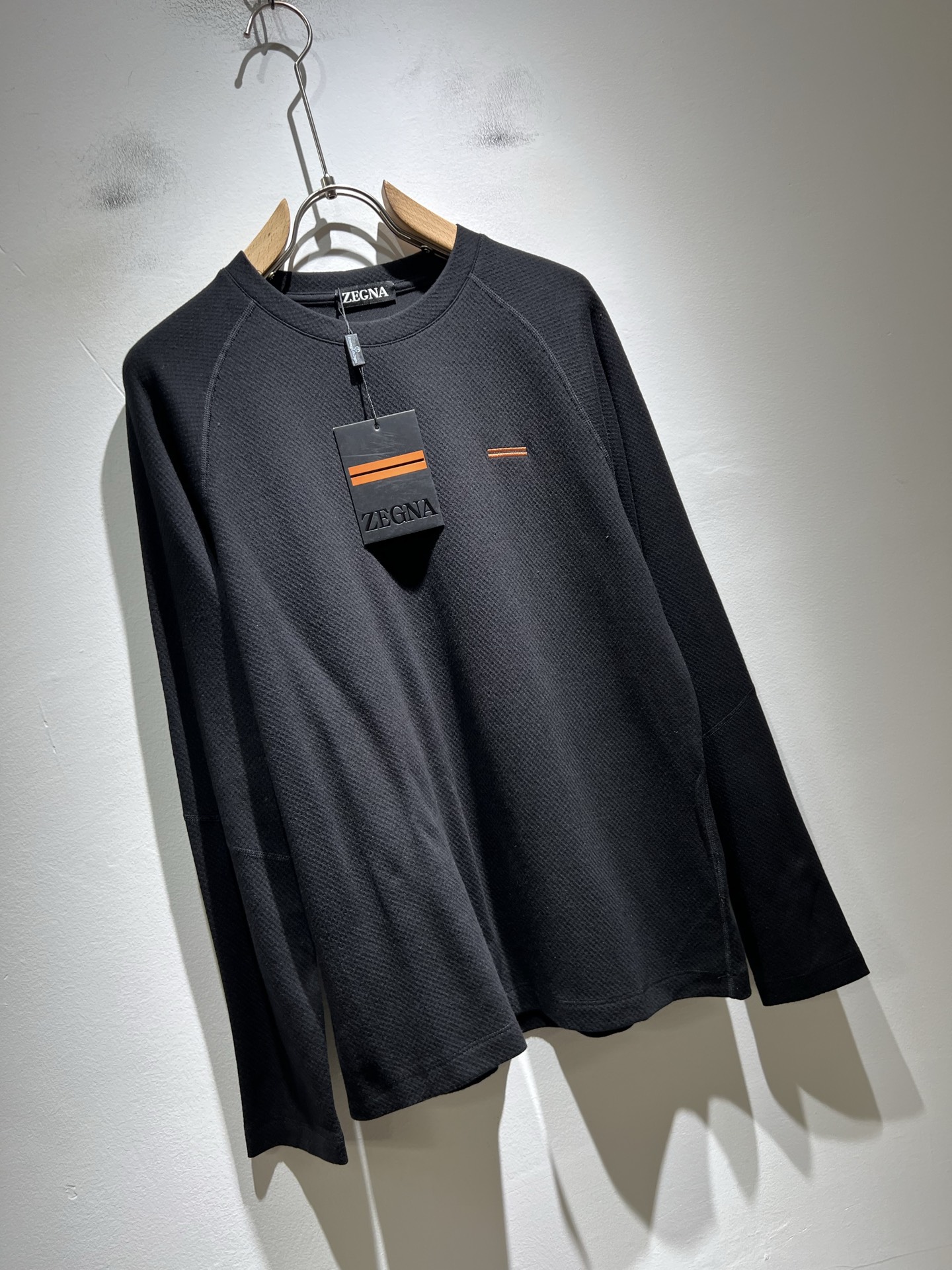 Ermenegildo Zeg*a杰*亚 2025秋冬新品男士长袖休闲打底衫，外贸公司订单！是杰尼亚经典