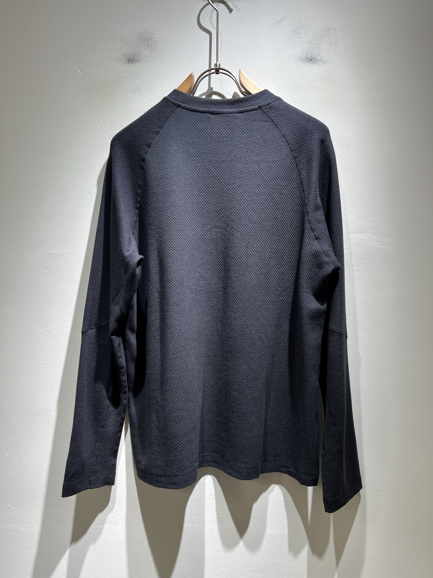 Ermenegildo Zeg*a杰*亚 2025秋冬新品男士长袖休闲打底衫，外贸公司订单！是杰尼亚经典