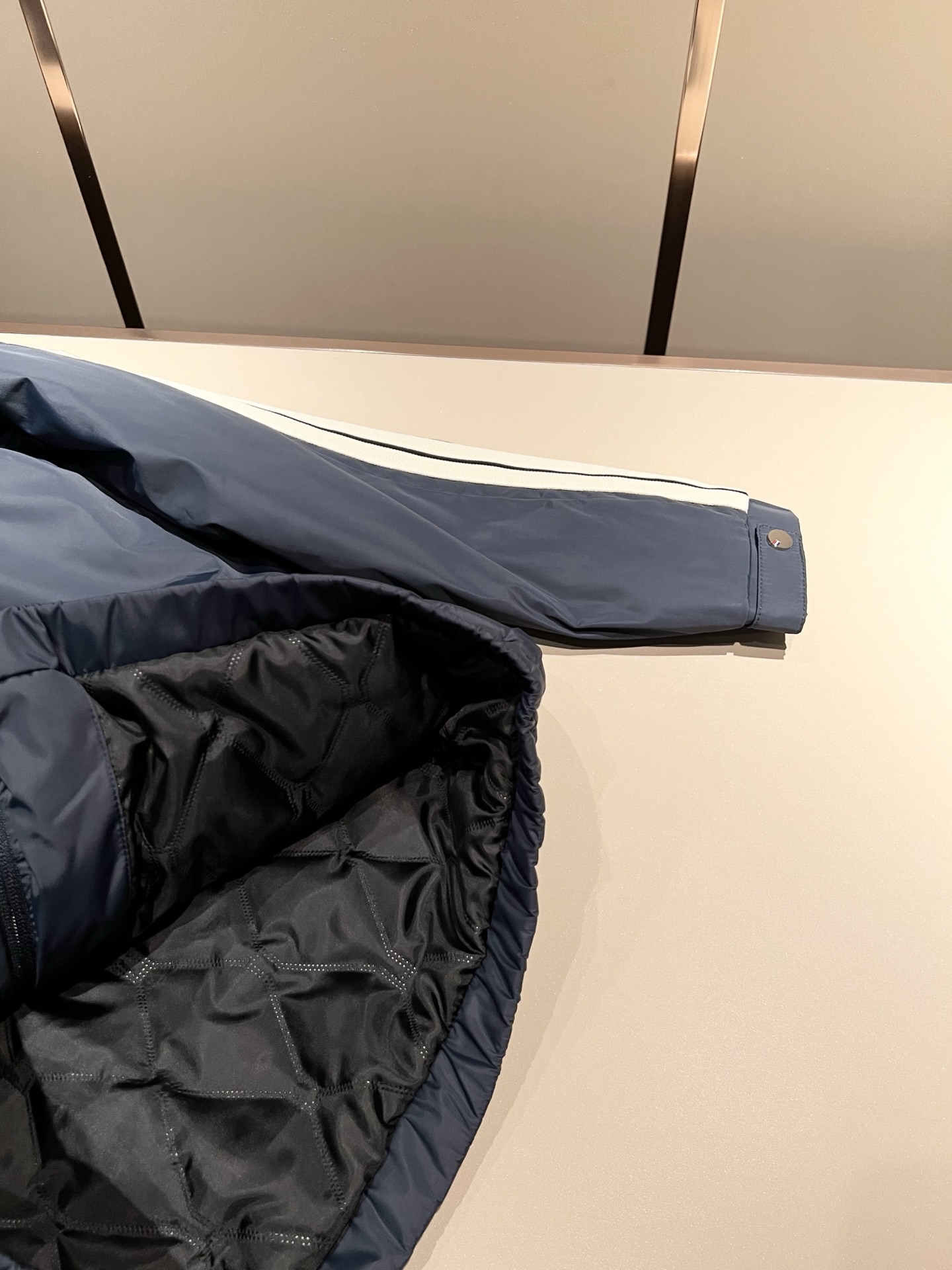 Monc*ler蒙*口 2025秋冬经典棉服夹克外套，都市时尚休闲款！设计原版logo五金配件，面料超软