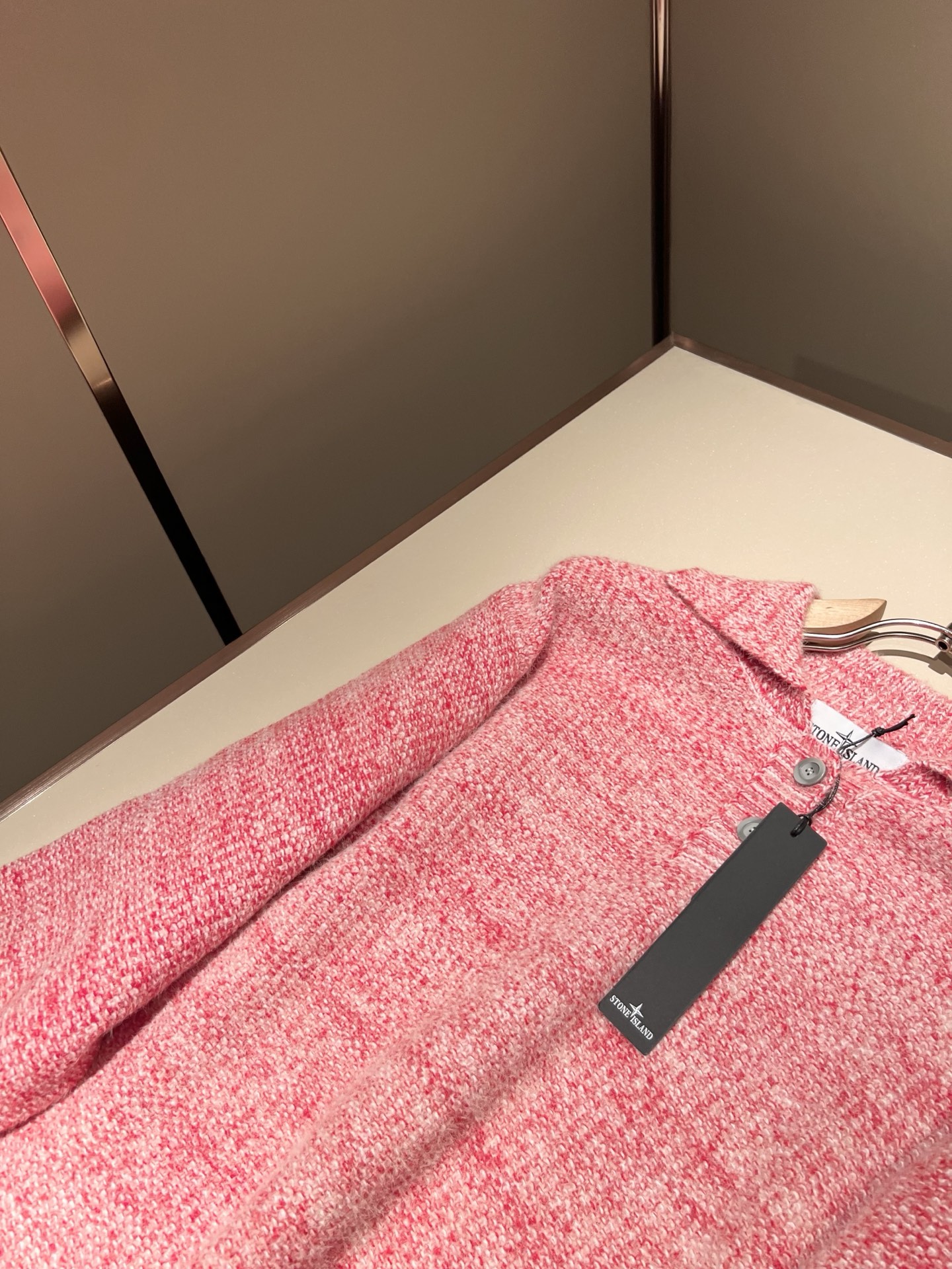 StoneIsland 石头岛2025秋冬新款男女同款👫羊毛衫，品牌最新设计元素！既不单调也不复杂,恰到