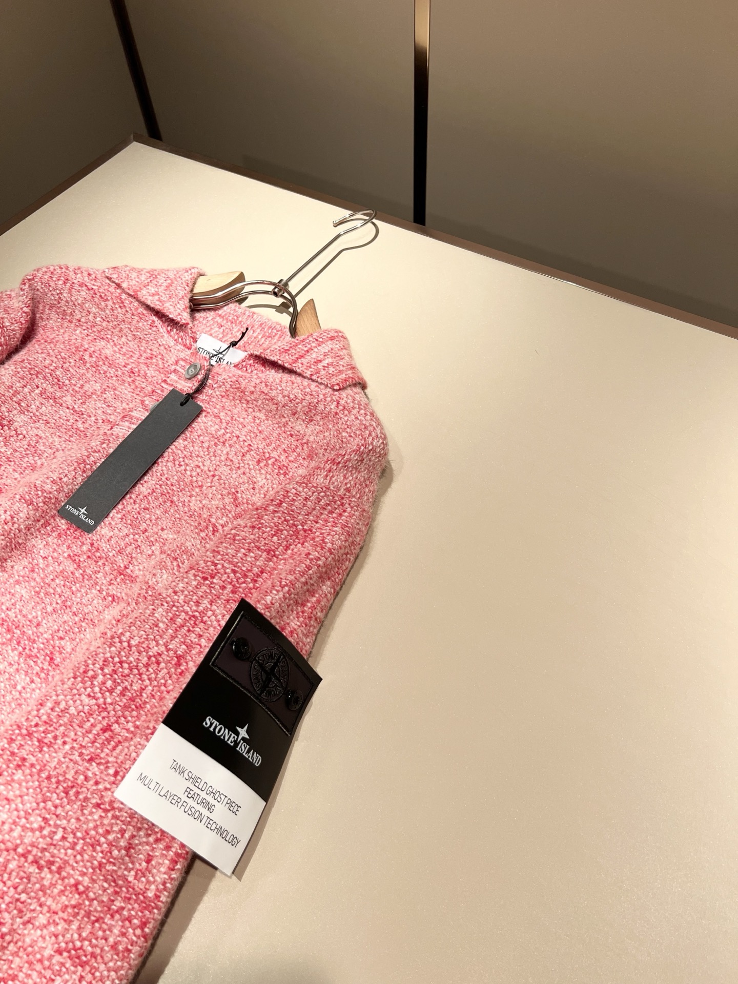 StoneIsland 石头岛2025秋冬新款男女同款👫羊毛衫，品牌最新设计元素！既不单调也不复杂,恰到