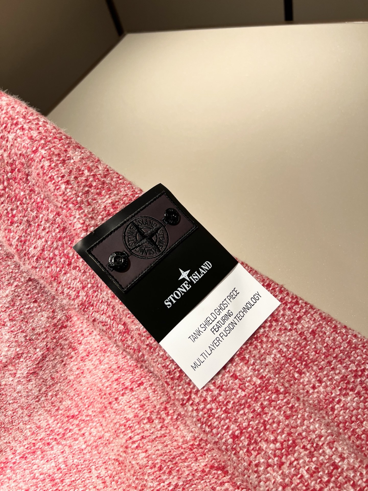 StoneIsland 石头岛2025秋冬新款男女同款👫羊毛衫，品牌最新设计元素！既不单调也不复杂,恰到