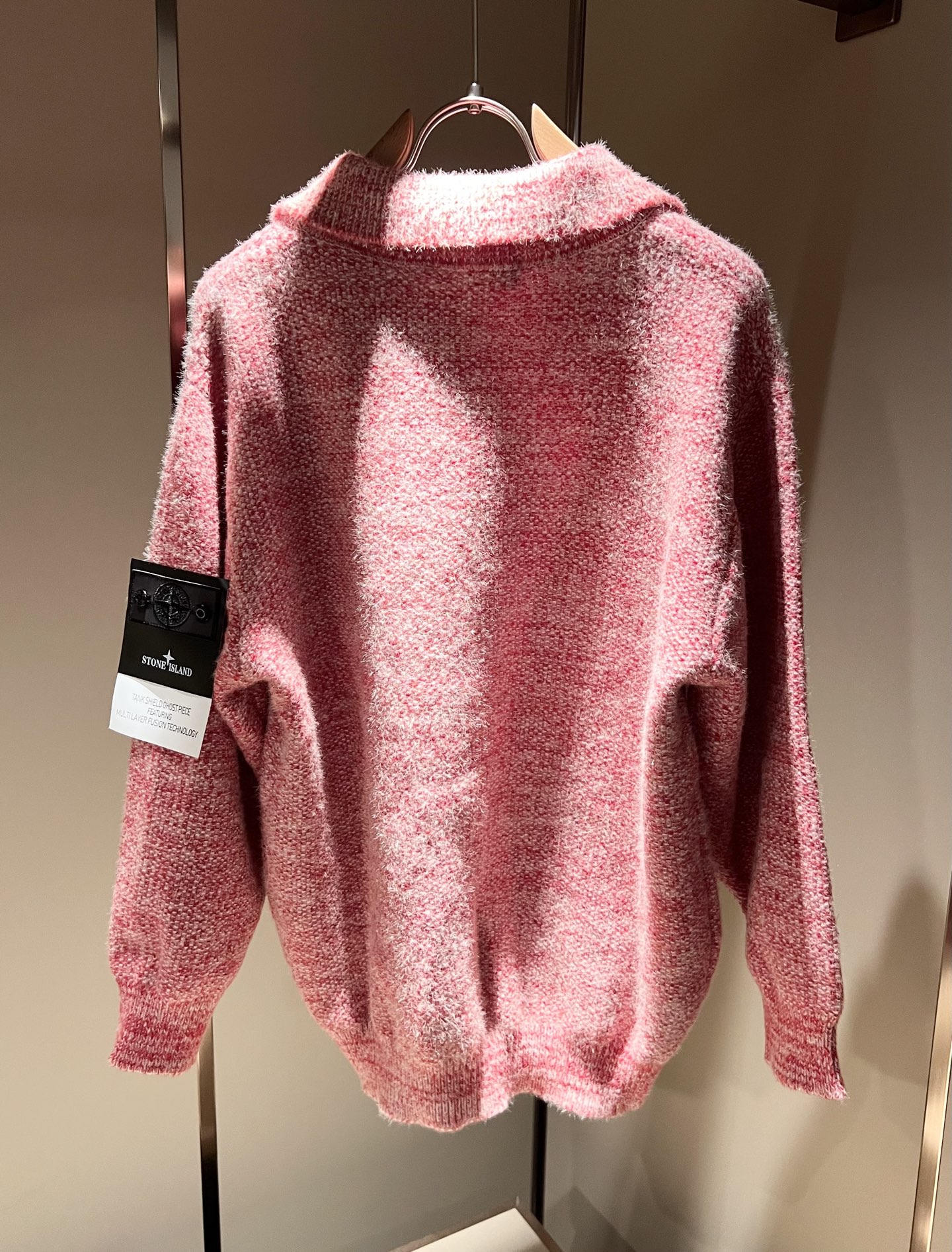 StoneIsland 石头岛2025秋冬新款男女同款👫羊毛衫，品牌最新设计元素！既不单调也不复杂,恰到