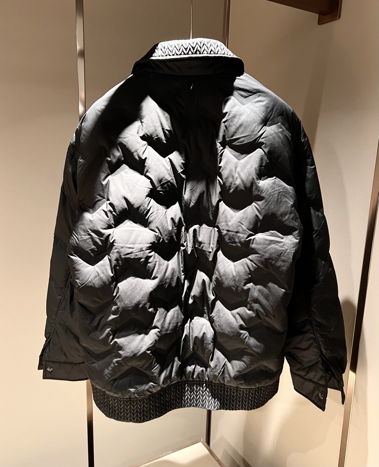 Prad*a 普*达2025秋冬男女同款👫羽绒服外套，现货 Prad* 羽绒面料夹克 防水羽绒服保暖外套