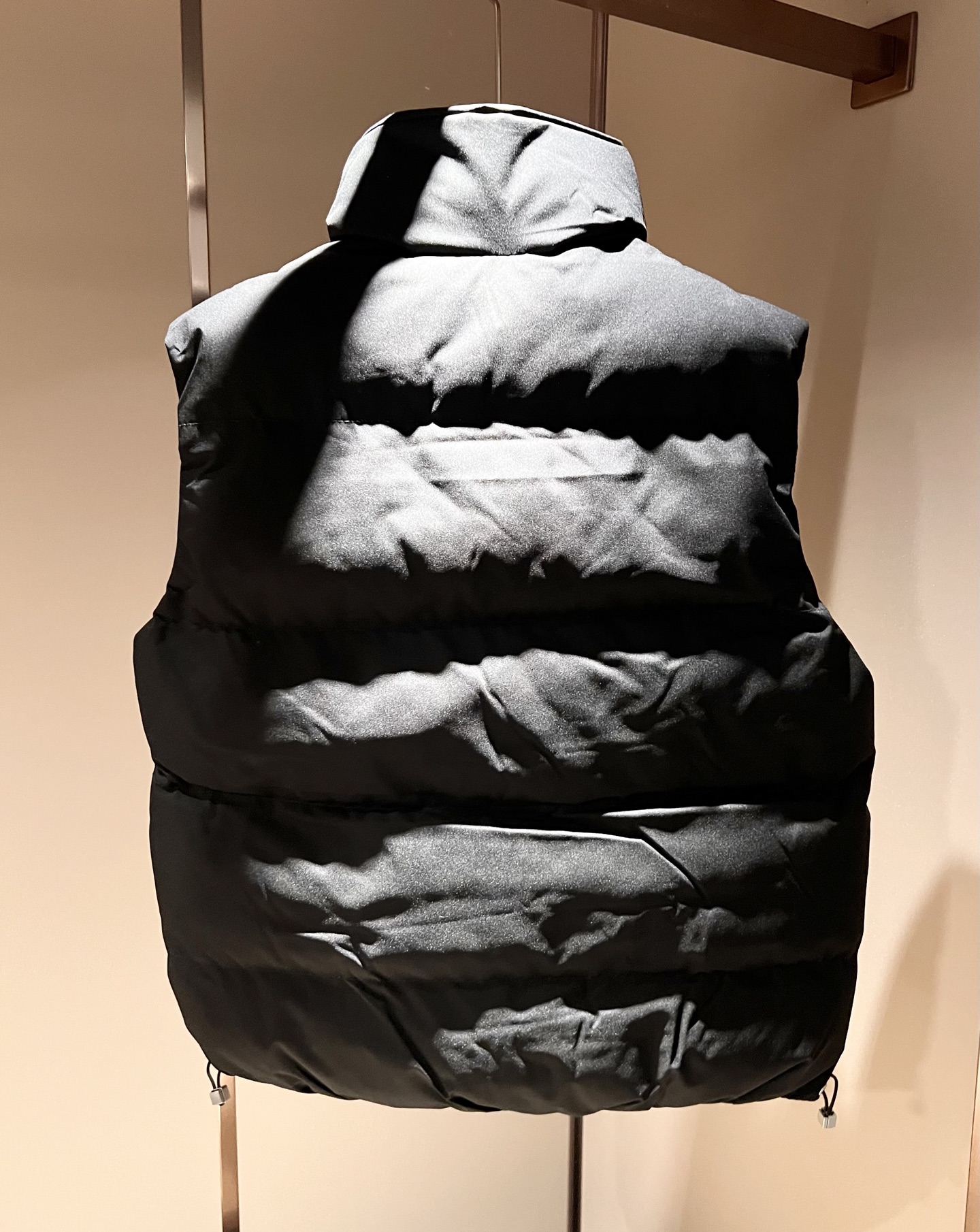 Fen*di芬*迪 原单代购精品 2025秋冬官网最新款男女同款👫羽绒马甲外套，原版订制客供聚酯纤维面料