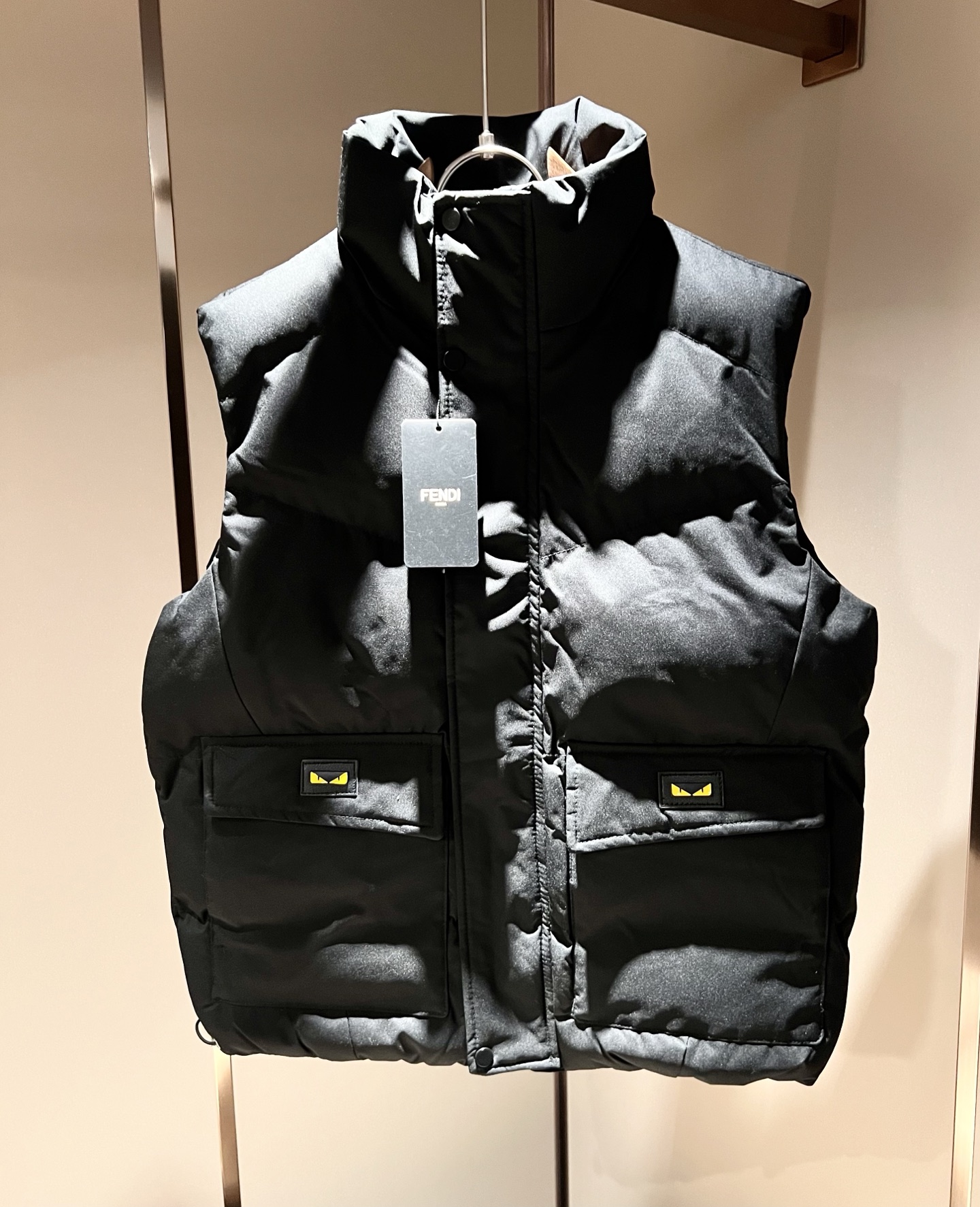 Fen*di芬*迪 原单代购精品 2025秋冬官网最新款男女同款👫羽绒马甲外套，原版订制客供聚酯纤维面料