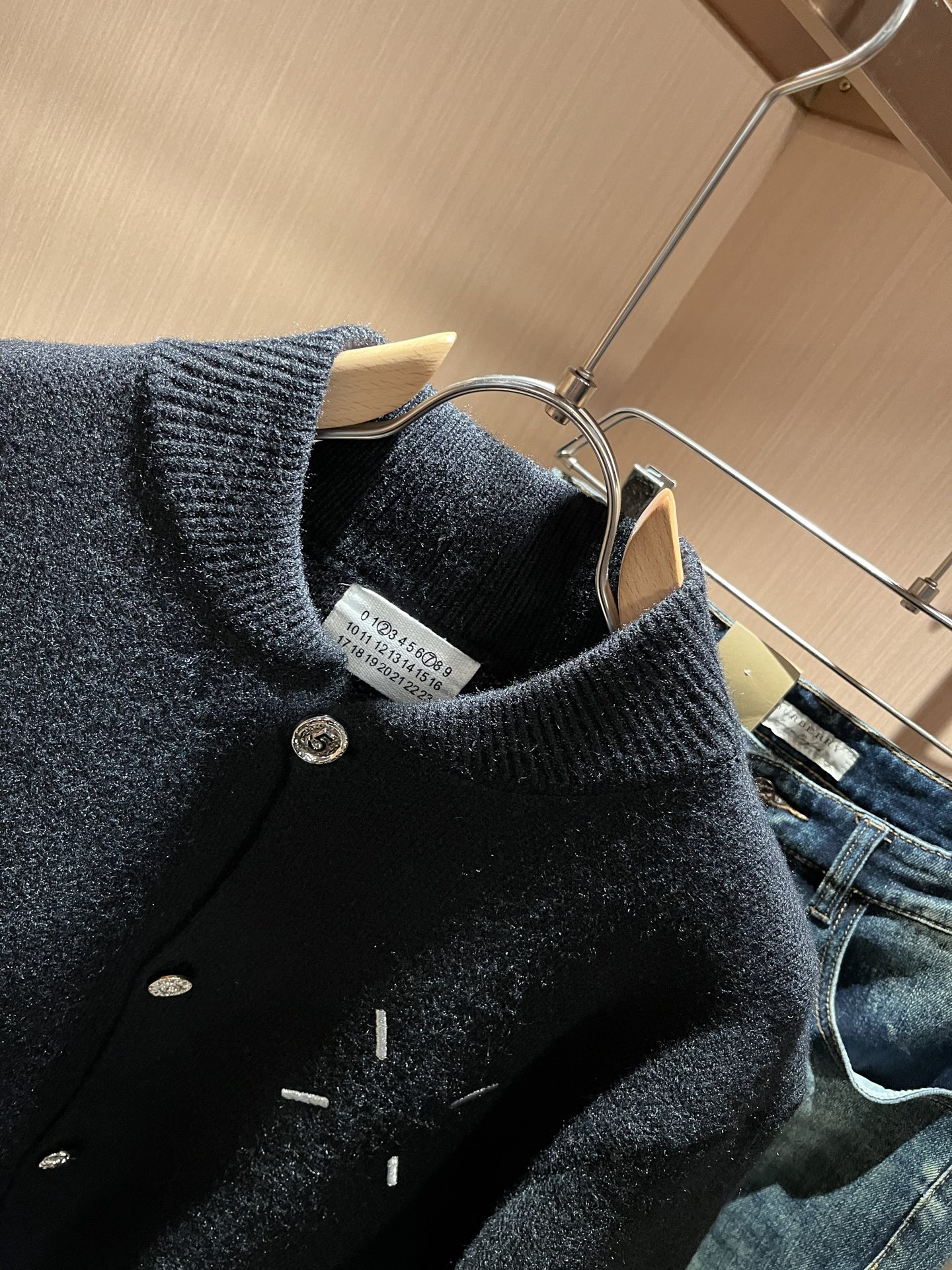 马吉拉 maison margiel 2025秋冬新款男女同款👫休闲针织羊毛开衫，专柜同步发售！定制专属