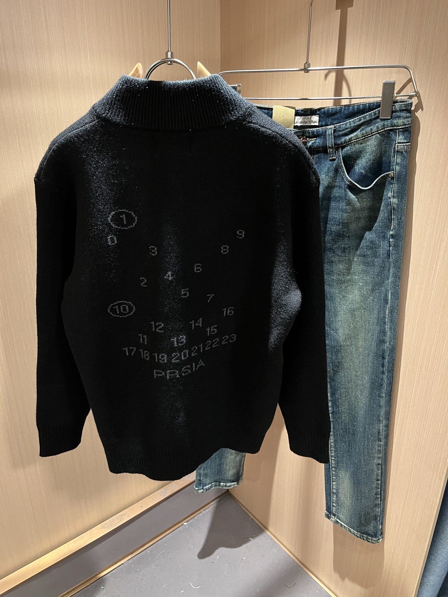 马吉拉 maison margiel 2025秋冬新款男女同款👫休闲针织羊毛开衫，专柜同步发售！定制专属