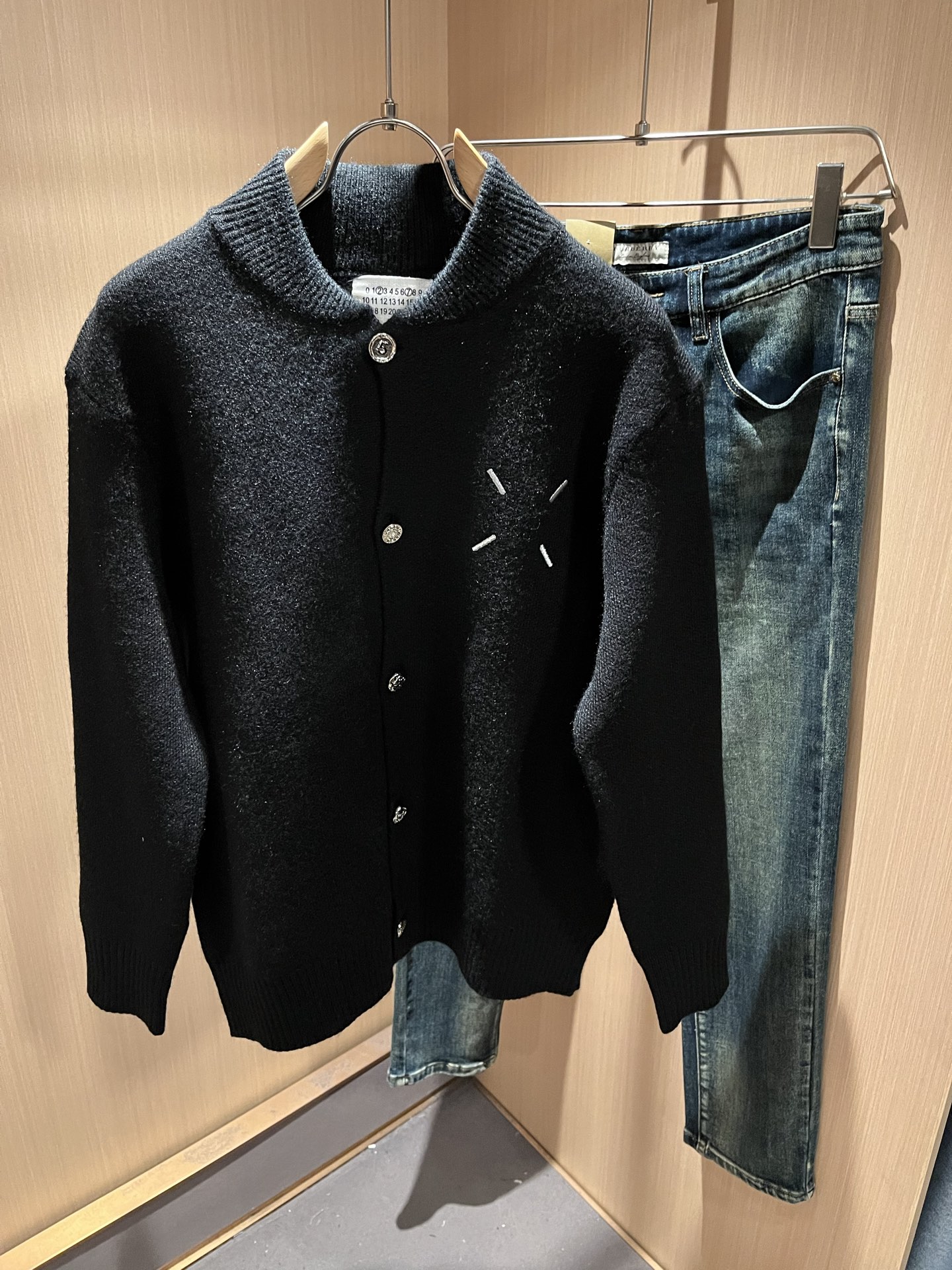 马吉拉 maison margiel 2025秋冬新款男女同款👫休闲针织羊毛开衫，专柜同步发售！定制专属