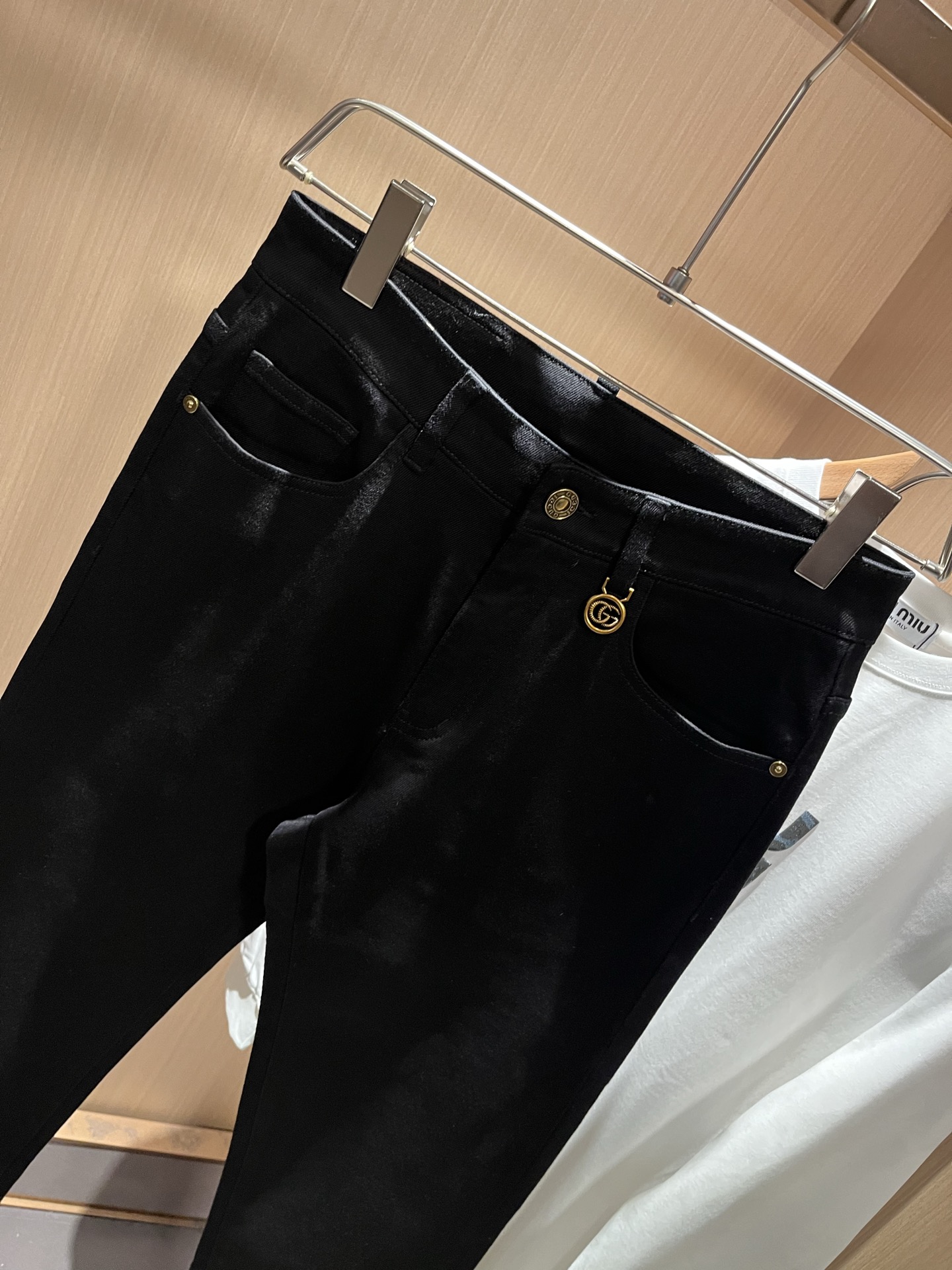 Guc*古奇 2025秋冬新品男士高端休闲百搭四季通勤修身剪裁牛仔裤！对于粉丝来说，这样大气的经典设计足