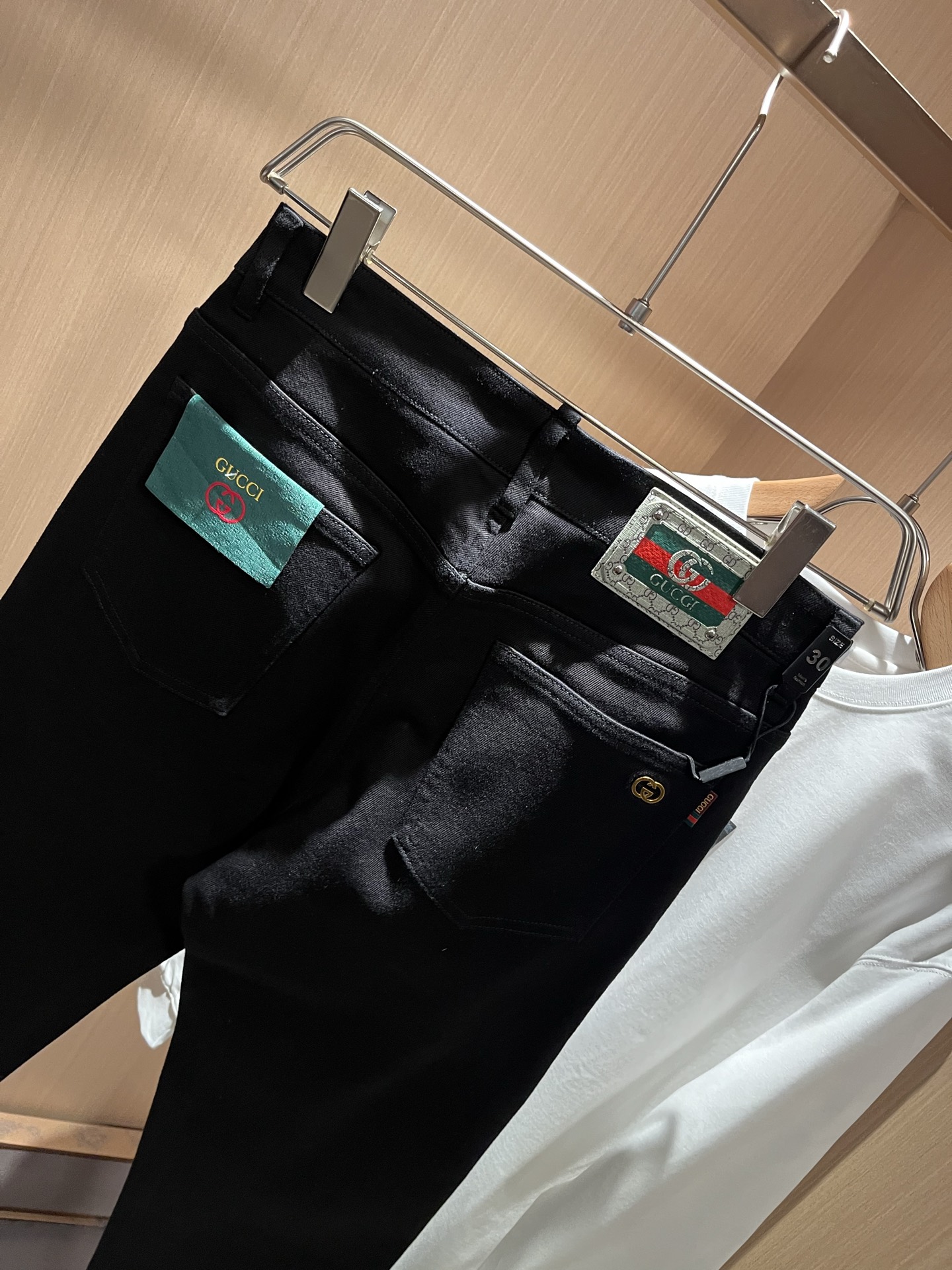 Guc*古奇 2025秋冬新品男士高端休闲百搭四季通勤修身剪裁牛仔裤！对于粉丝来说，这样大气的经典设计足