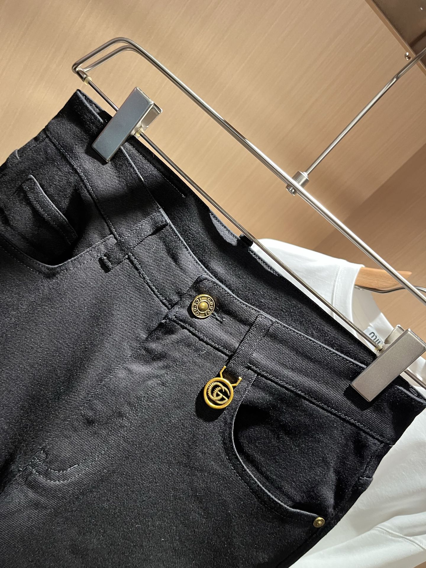 Guc*古奇 2025秋冬新品男士高端休闲百搭四季通勤修身剪裁牛仔裤！对于粉丝来说，这样大气的经典设计足