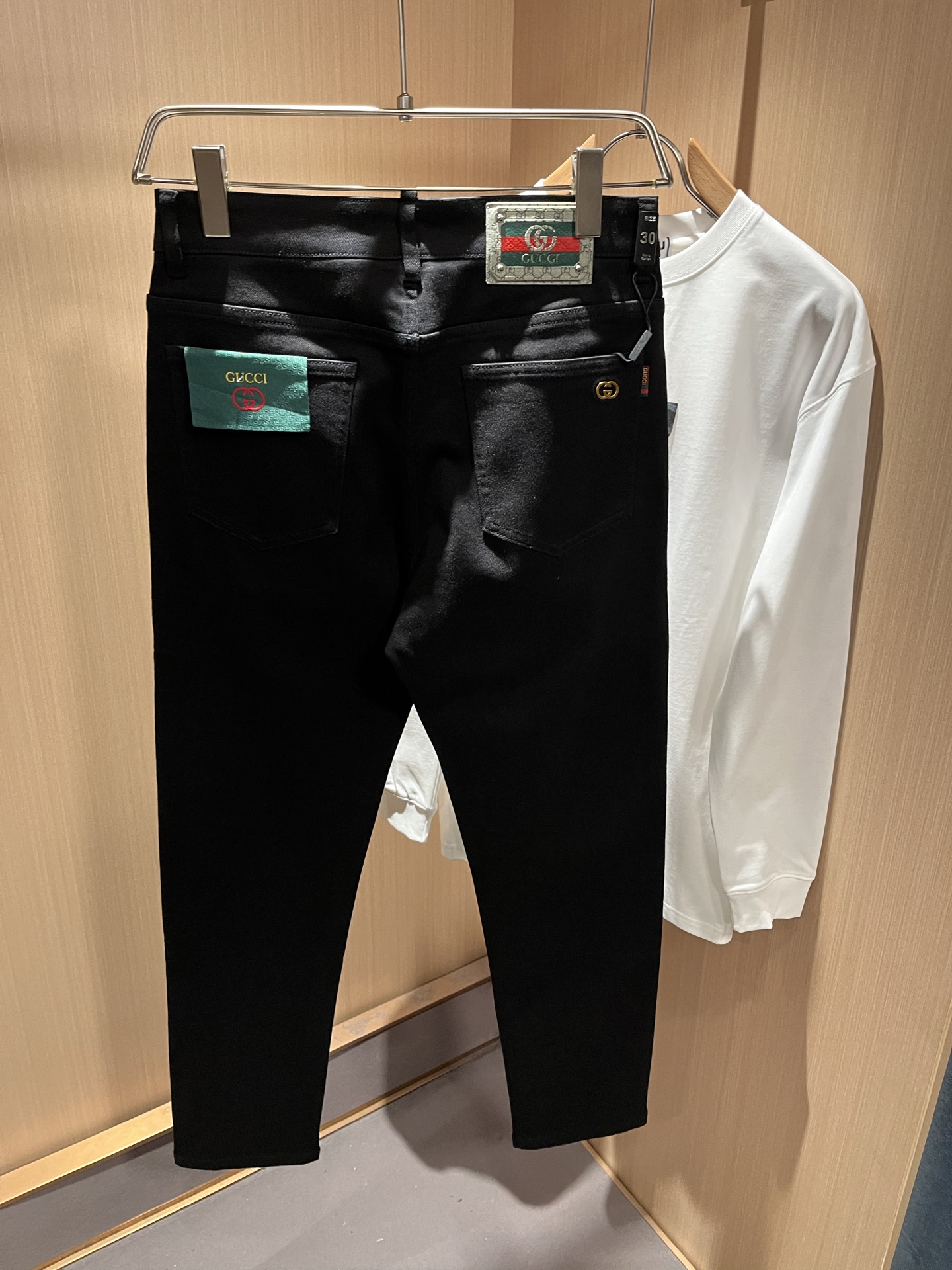 Guc*古奇 2025秋冬新品男士高端休闲百搭四季通勤修身剪裁牛仔裤！对于粉丝来说，这样大气的经典设计足