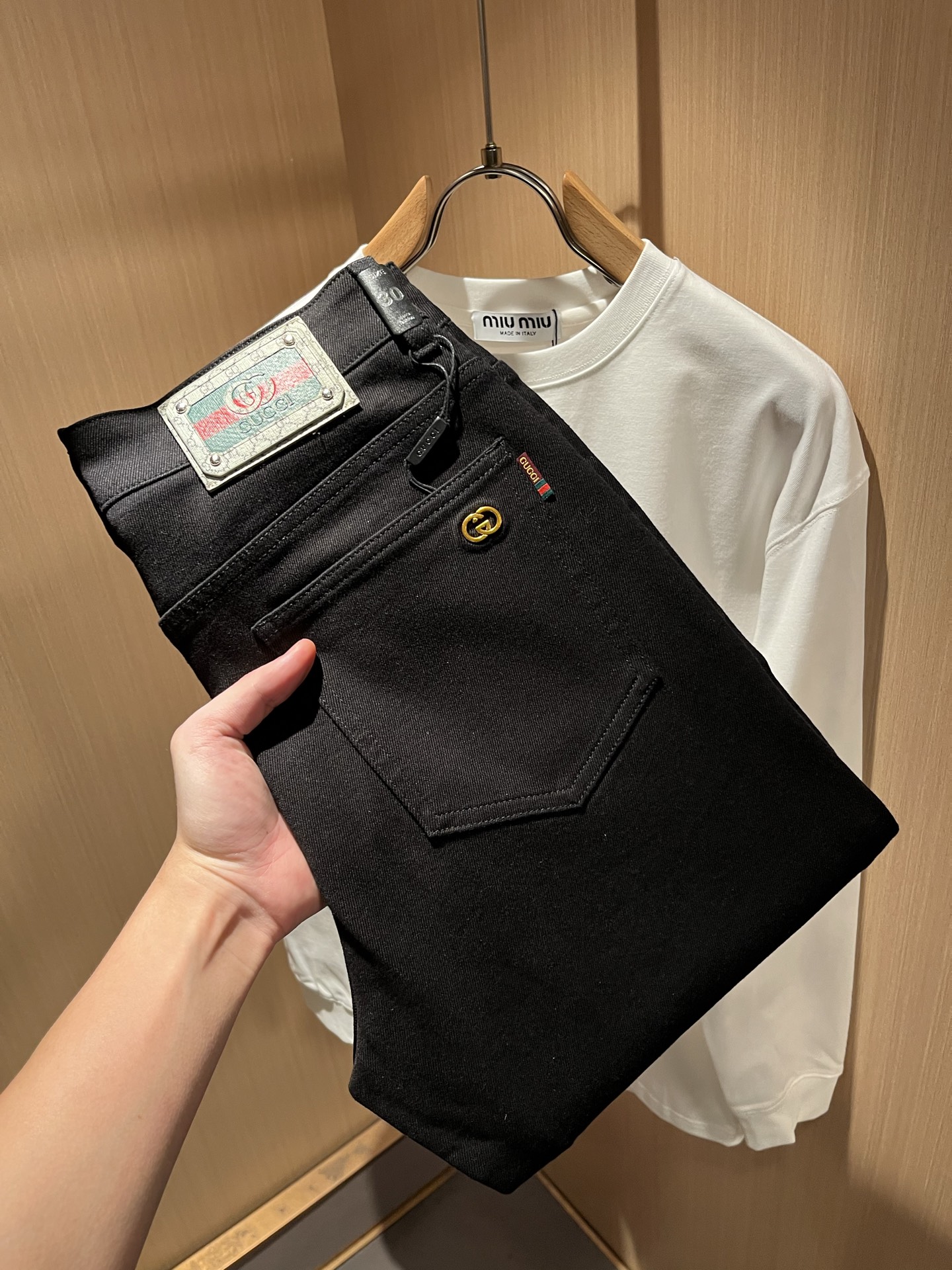 Guc*古奇 2025秋冬新品男士高端休闲百搭四季通勤修身剪裁牛仔裤！对于粉丝来说，这样大气的经典设计足