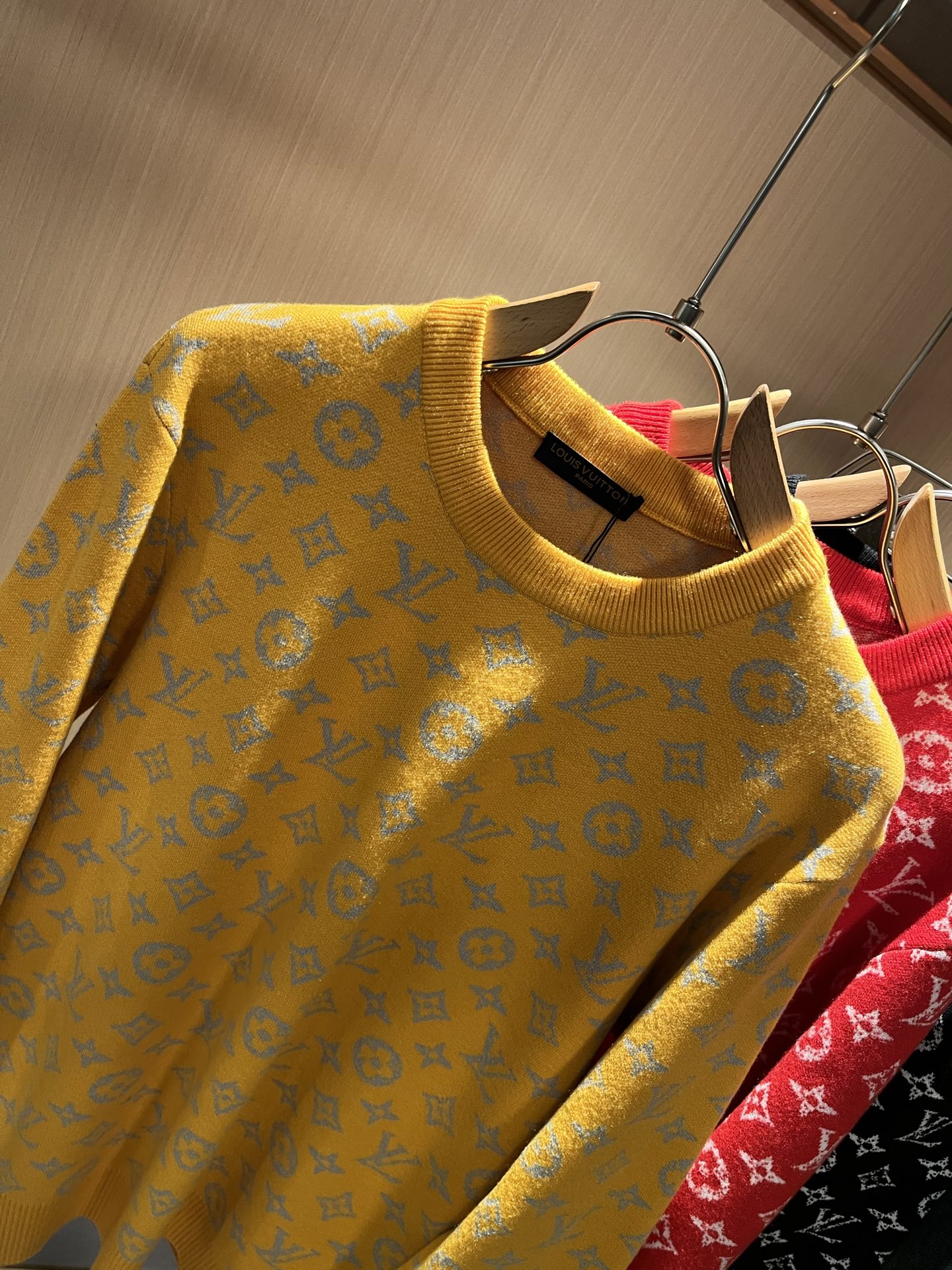 Louis Vuit*on 2025秋冬路易家族轻奢Monogram钩织针织羊毛衫！男女同款👫装饰！ 路