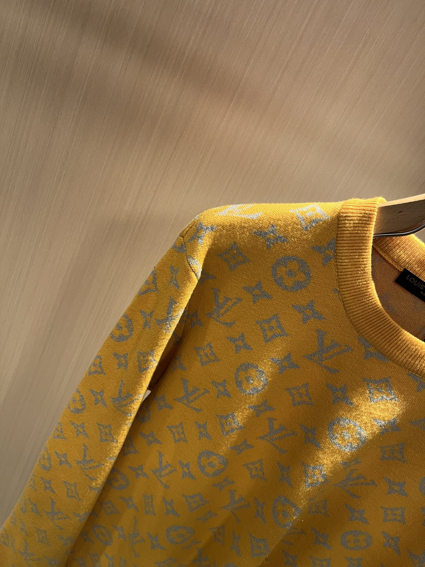Louis Vuit*on 2025秋冬路易家族轻奢Monogram钩织针织羊毛衫！男女同款👫装饰！ 路