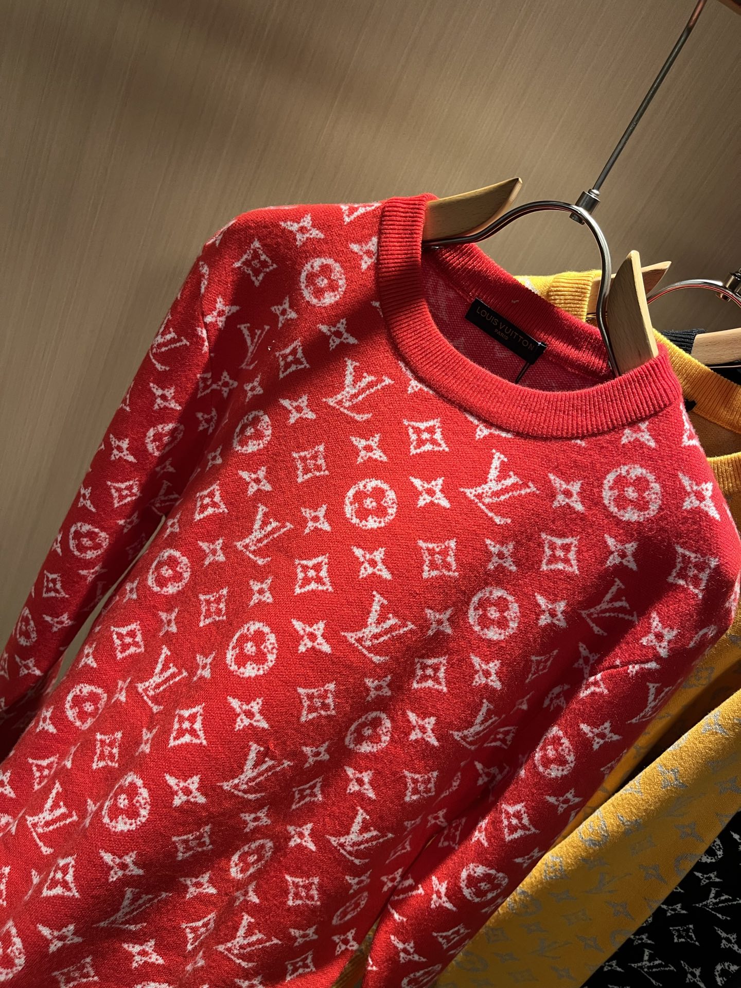 Louis Vuit*on 2025秋冬路易家族轻奢Monogram钩织针织羊毛衫！男女同款👫装饰！ 路