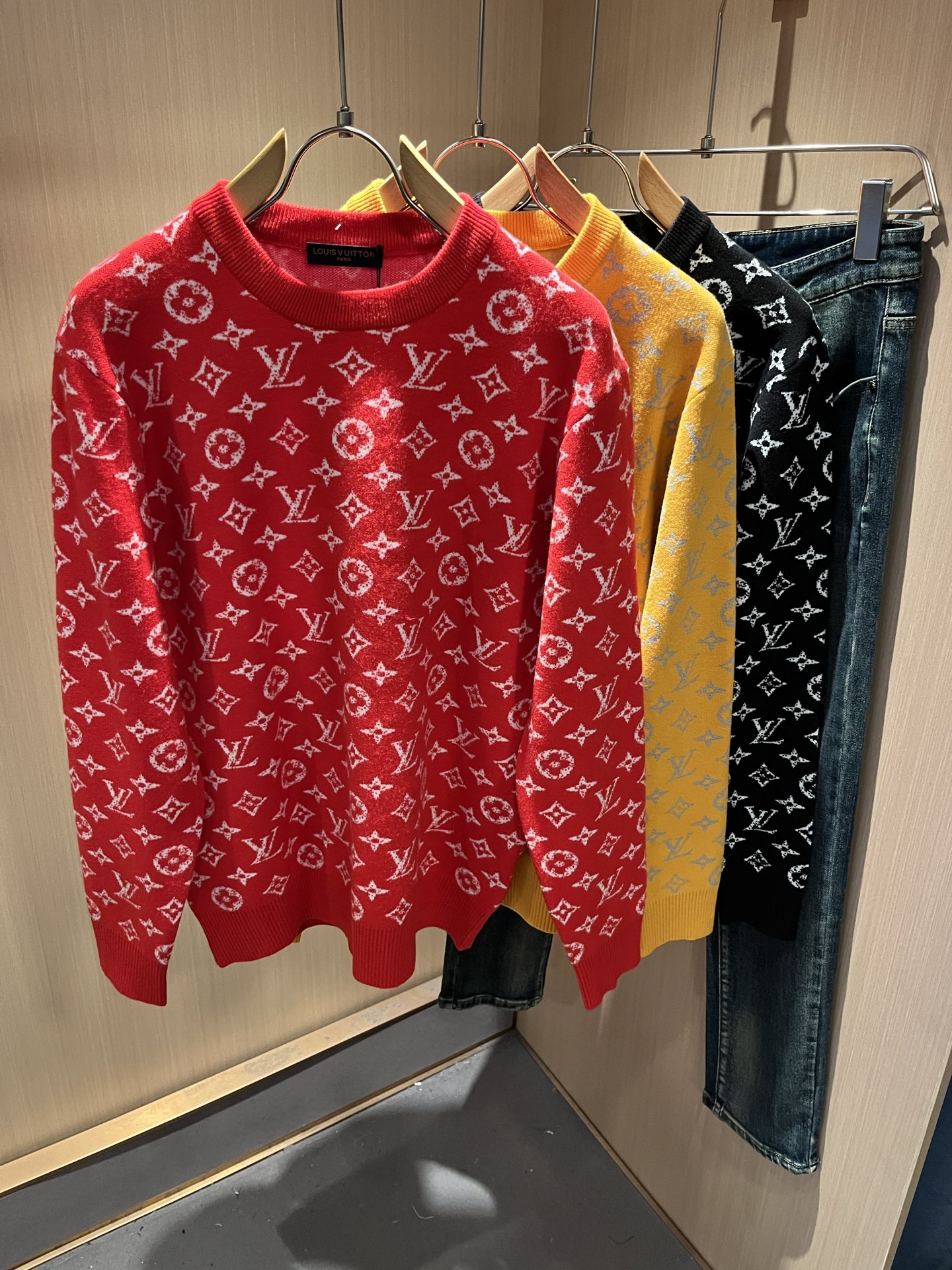 Louis Vuit*on 2025秋冬路易家族轻奢Monogram钩织针织羊毛衫！男女同款👫装饰！ 路