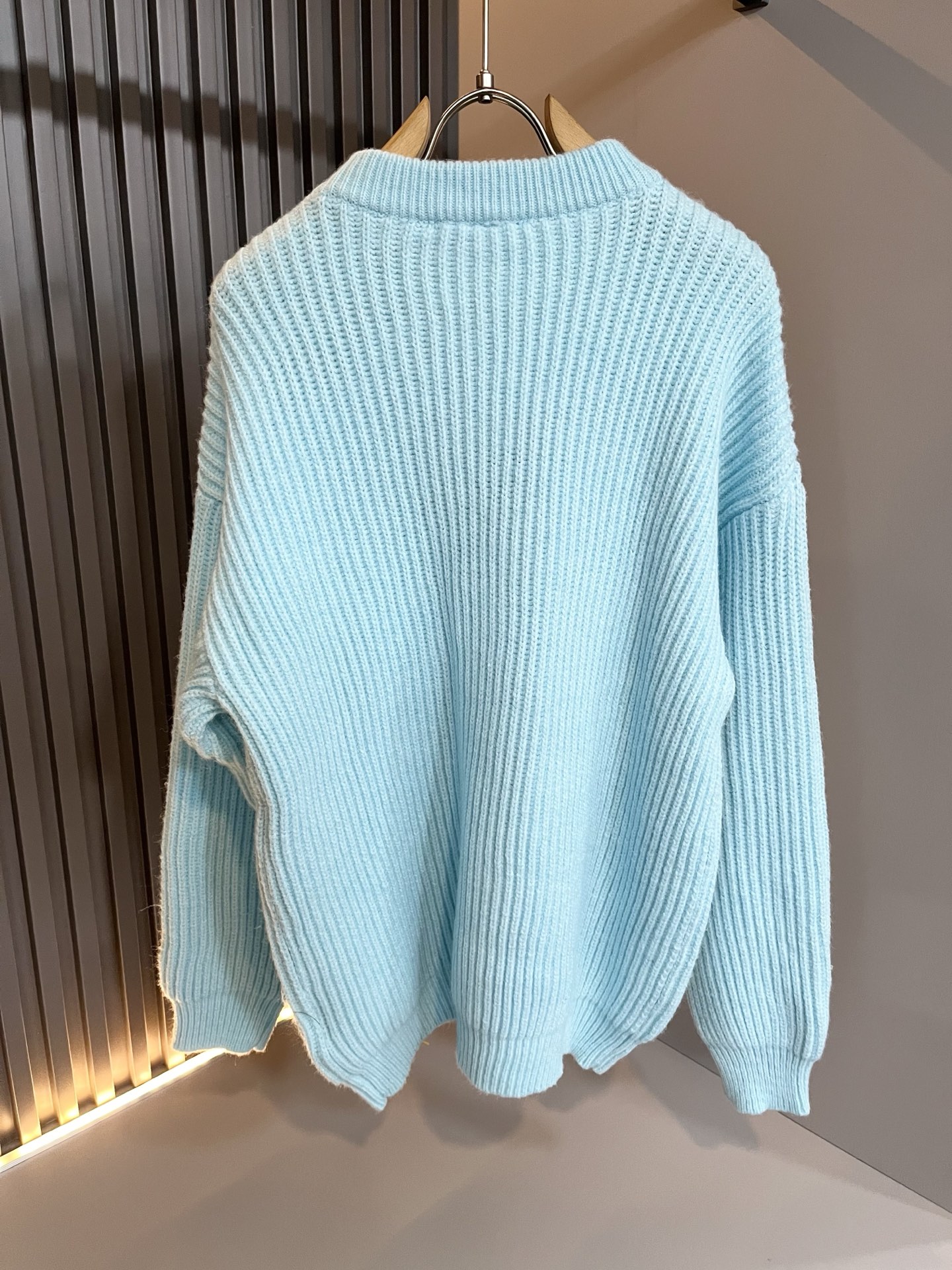 PRAD*A普*达2025秋冬新款男士针织羊毛衫，最新款全网独家首上！！~既经典有时尚百搭，谁不爱啊，将