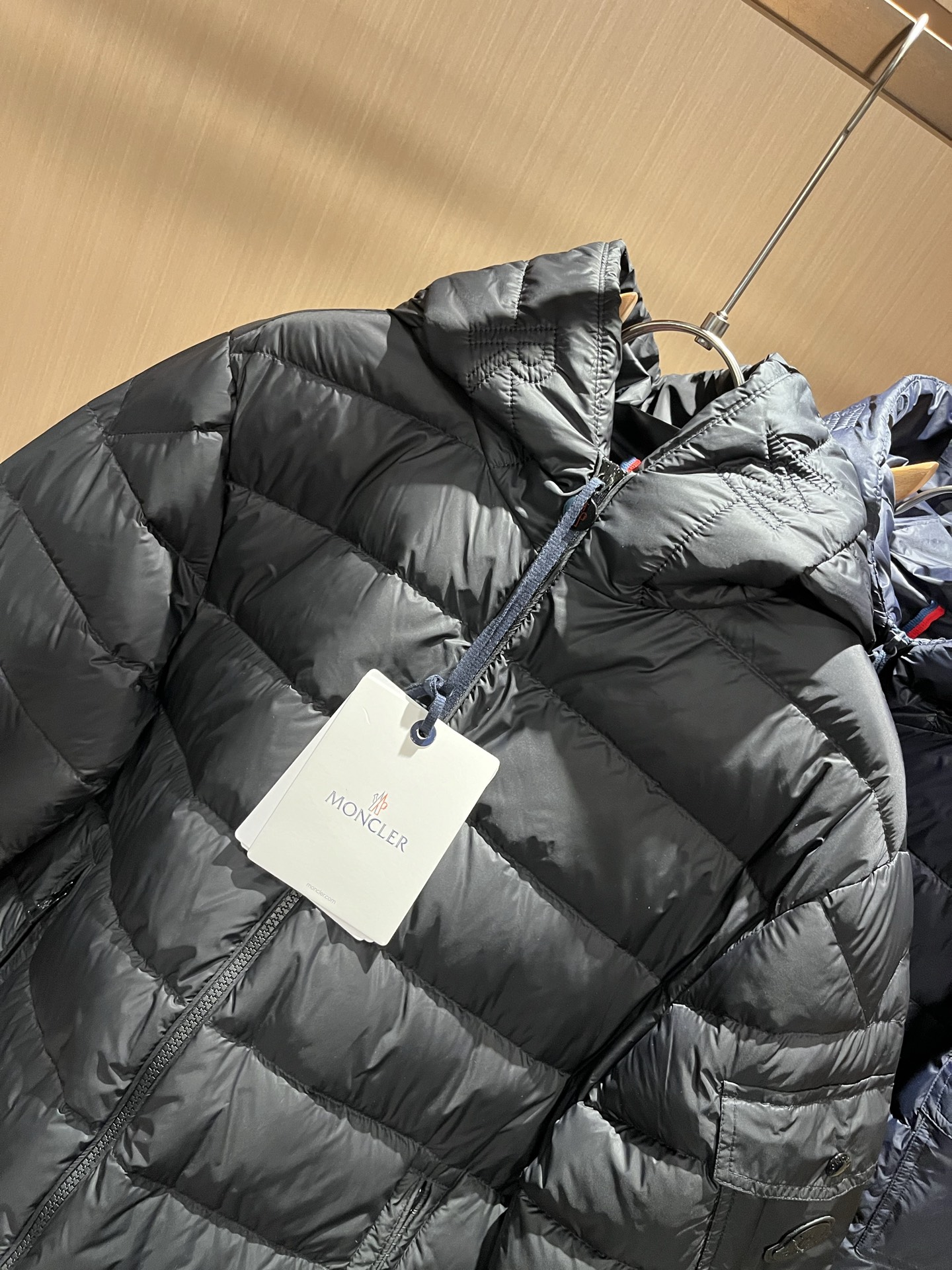 Mon*ler蒙口 2025秋冬新款男女同款👫羽绒服 ！年度的压轴款登场...匠心技艺于一身的经典款.高