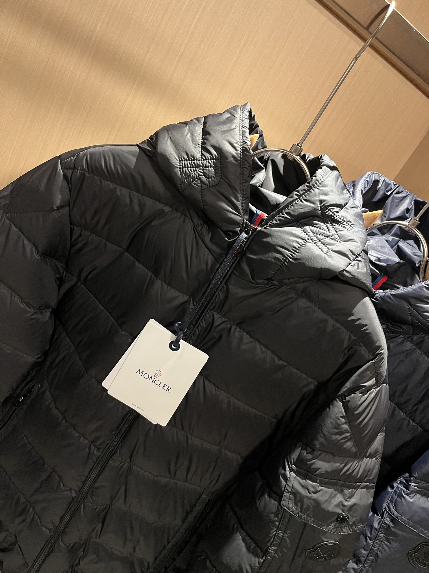 Mon*ler蒙口 2025秋冬新款男女同款👫羽绒服 ！年度的压轴款登场...匠心技艺于一身的经典款.高