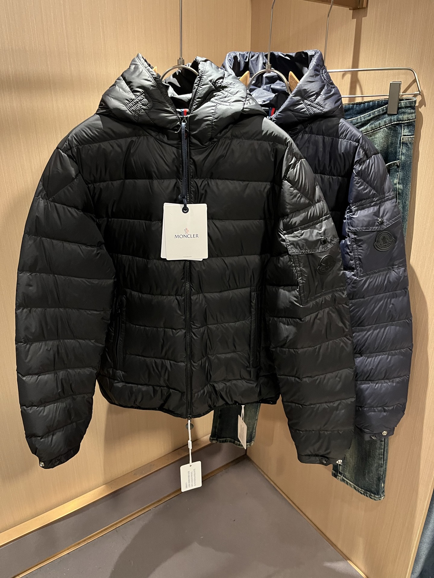 Mon*ler蒙口 2025秋冬新款男女同款👫羽绒服 ！年度的压轴款登场...匠心技艺于一身的经典款.高