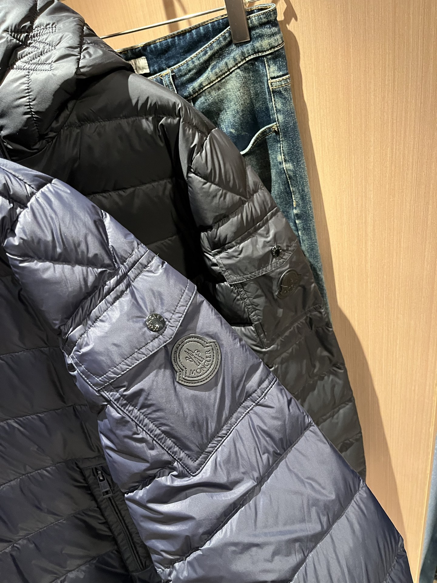 Mon*ler蒙口 2025秋冬新款男女同款👫羽绒服 ！年度的压轴款登场...匠心技艺于一身的经典款.高