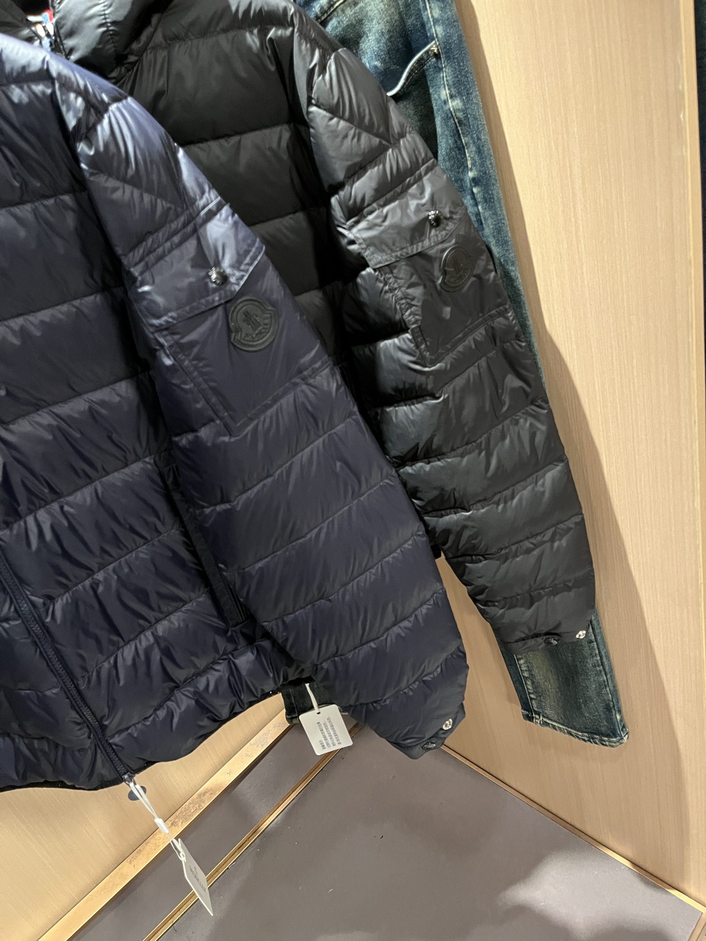 Mon*ler蒙口 2025秋冬新款男女同款👫羽绒服 ！年度的压轴款登场...匠心技艺于一身的经典款.高