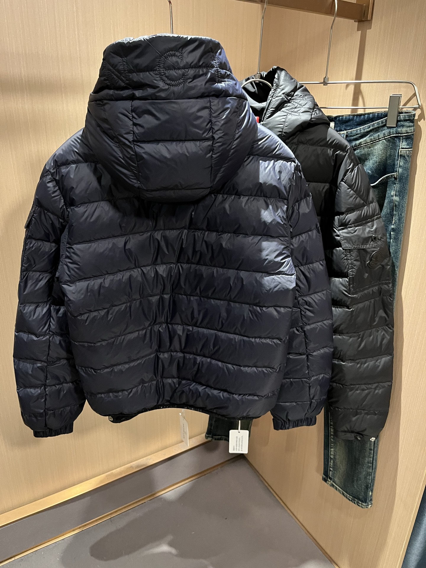 Mon*ler蒙口 2025秋冬新款男女同款👫羽绒服 ！年度的压轴款登场...匠心技艺于一身的经典款.高