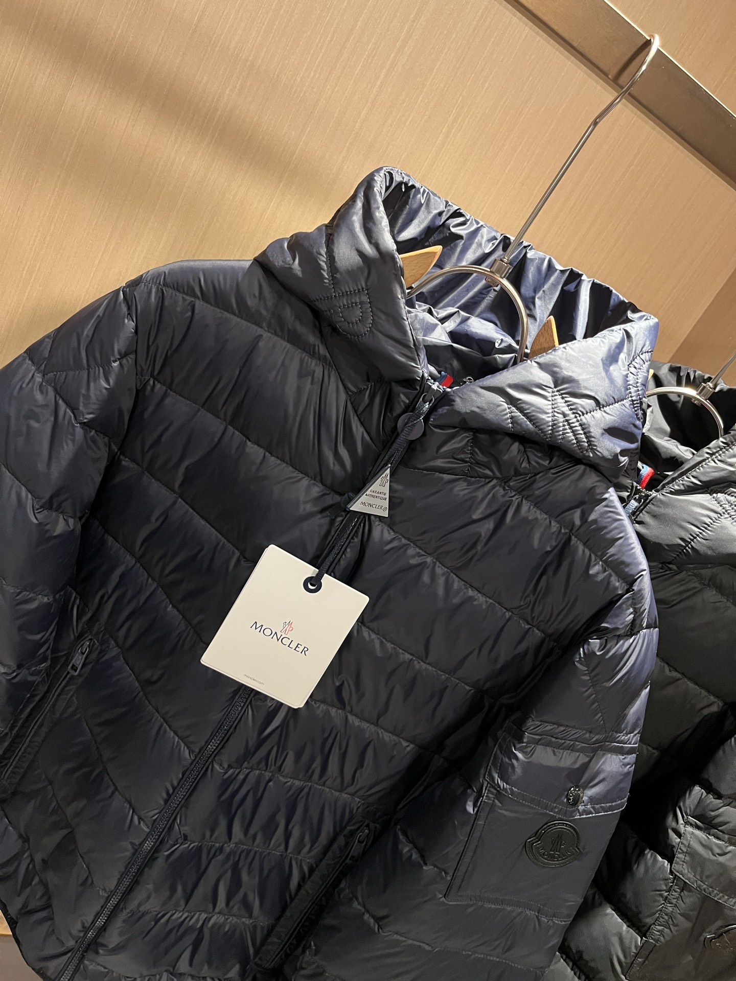 Mon*ler蒙口 2025秋冬新款男女同款👫羽绒服 ！年度的压轴款登场...匠心技艺于一身的经典款.高