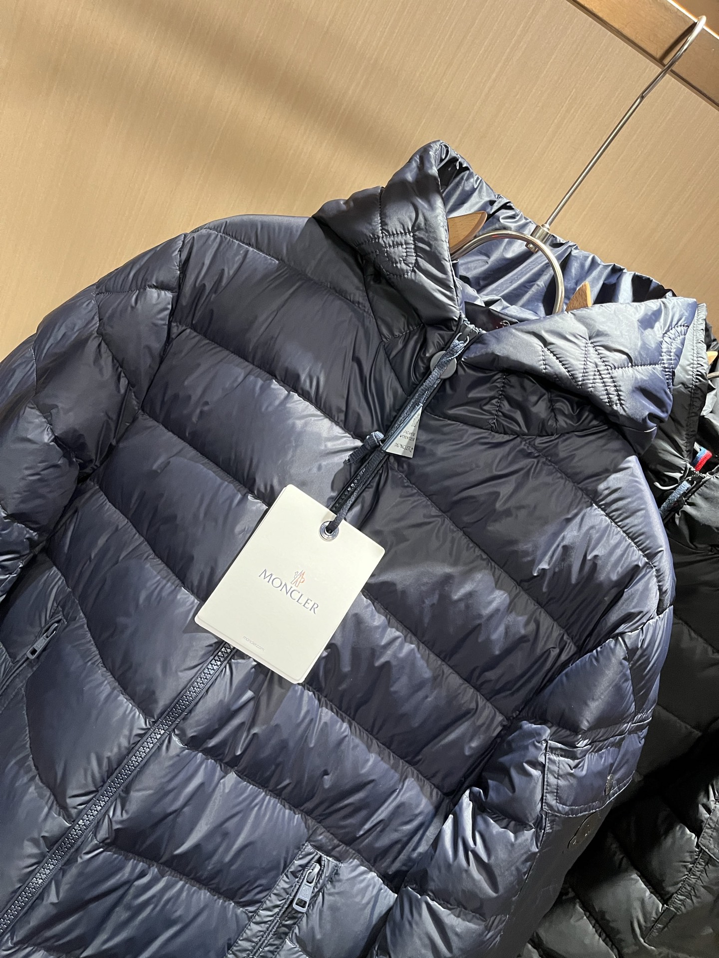 Mon*ler蒙口 2025秋冬新款男女同款👫羽绒服 ！年度的压轴款登场...匠心技艺于一身的经典款.高