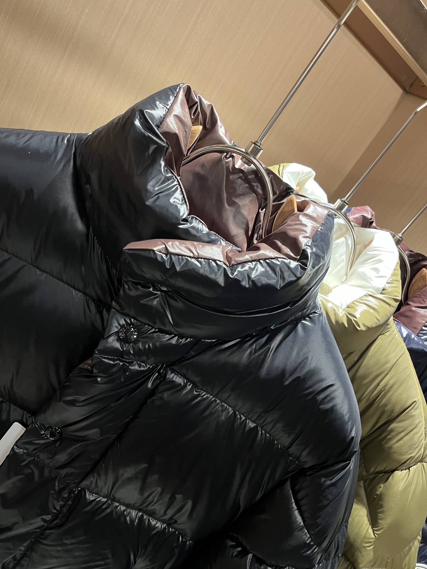 Mon*ler蒙口 2025秋冬新款男女同款👫羽绒服 ！年度的压轴款登场...匠心技艺于一身的经典款.高