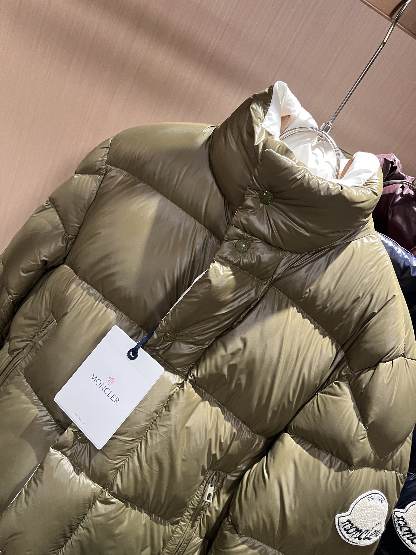 Mon*ler蒙口 2025秋冬新款男女同款👫羽绒服 ！年度的压轴款登场...匠心技艺于一身的经典款.高