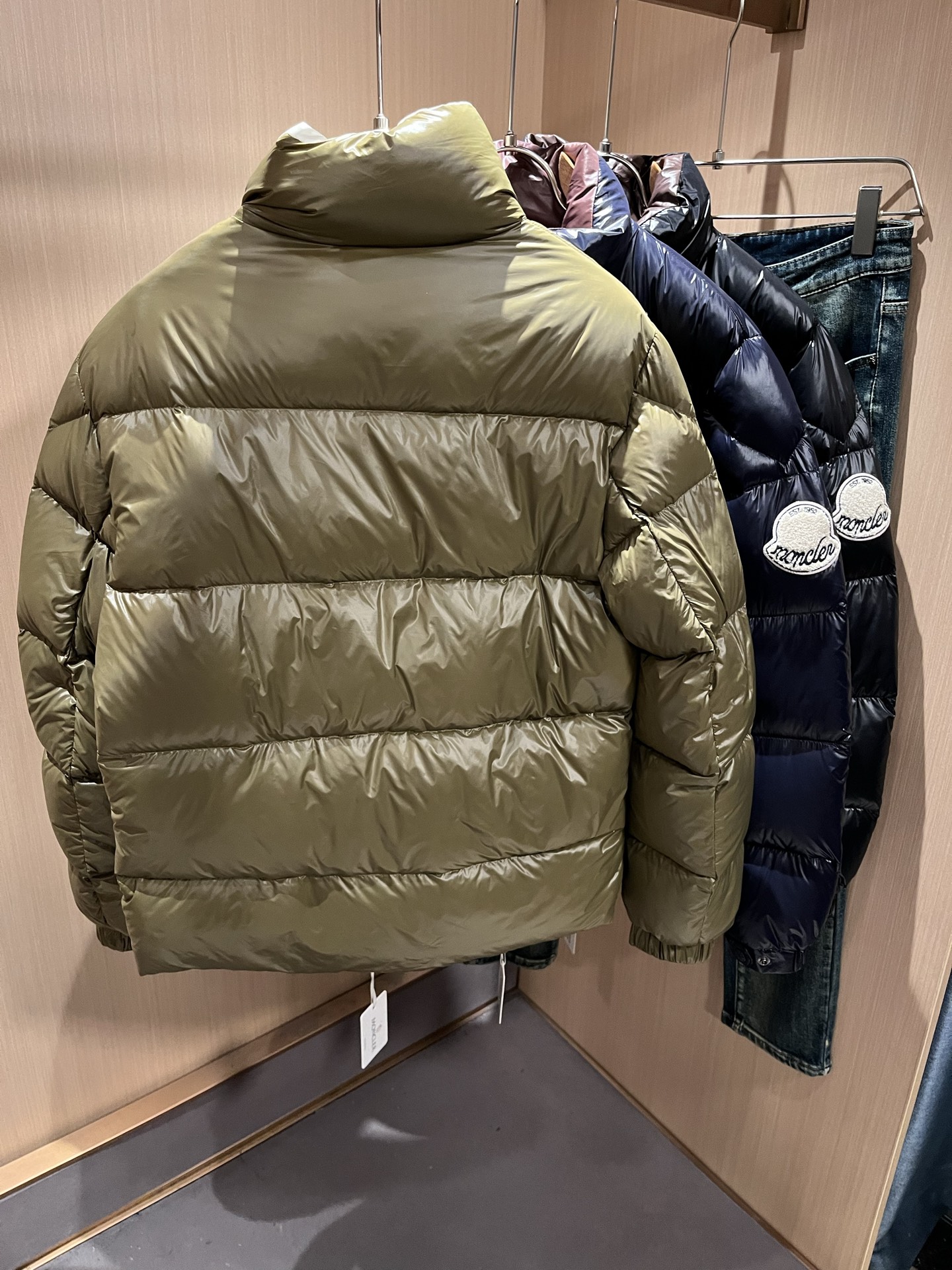 Mon*ler蒙口 2025秋冬新款男女同款👫羽绒服 ！年度的压轴款登场...匠心技艺于一身的经典款.高