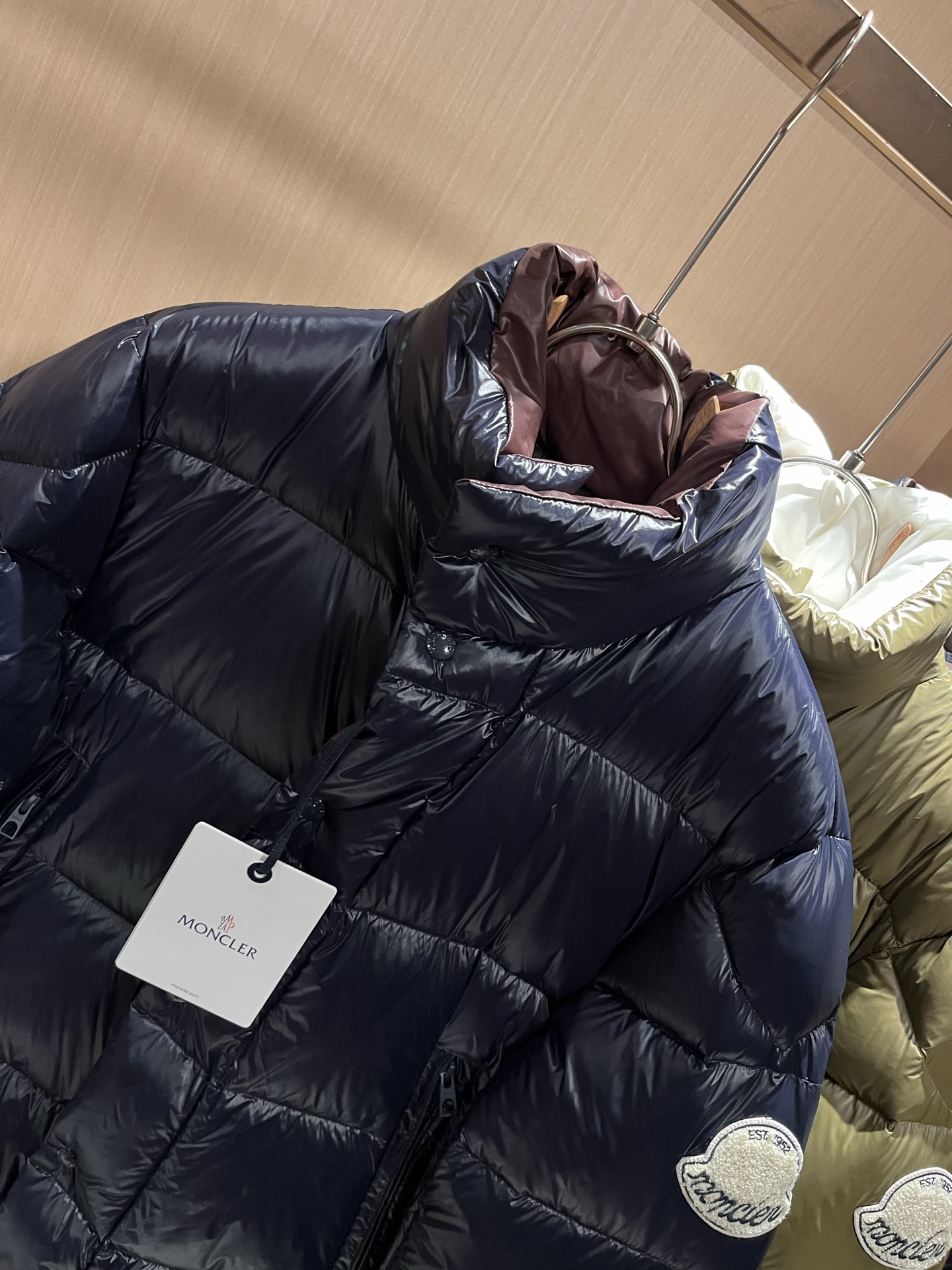 Mon*ler蒙口 2025秋冬新款男女同款👫羽绒服 ！年度的压轴款登场...匠心技艺于一身的经典款.高