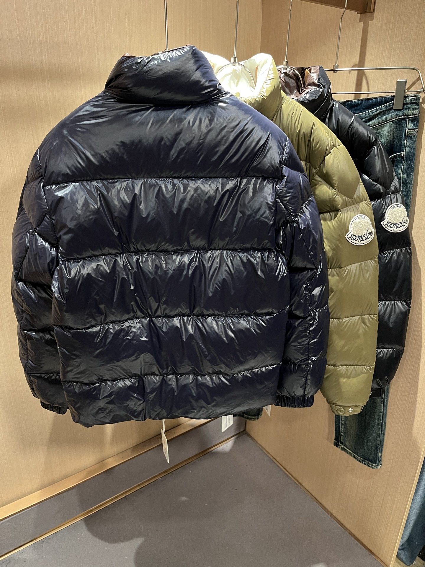 Mon*ler蒙口 2025秋冬新款男女同款👫羽绒服 ！年度的压轴款登场...匠心技艺于一身的经典款.高