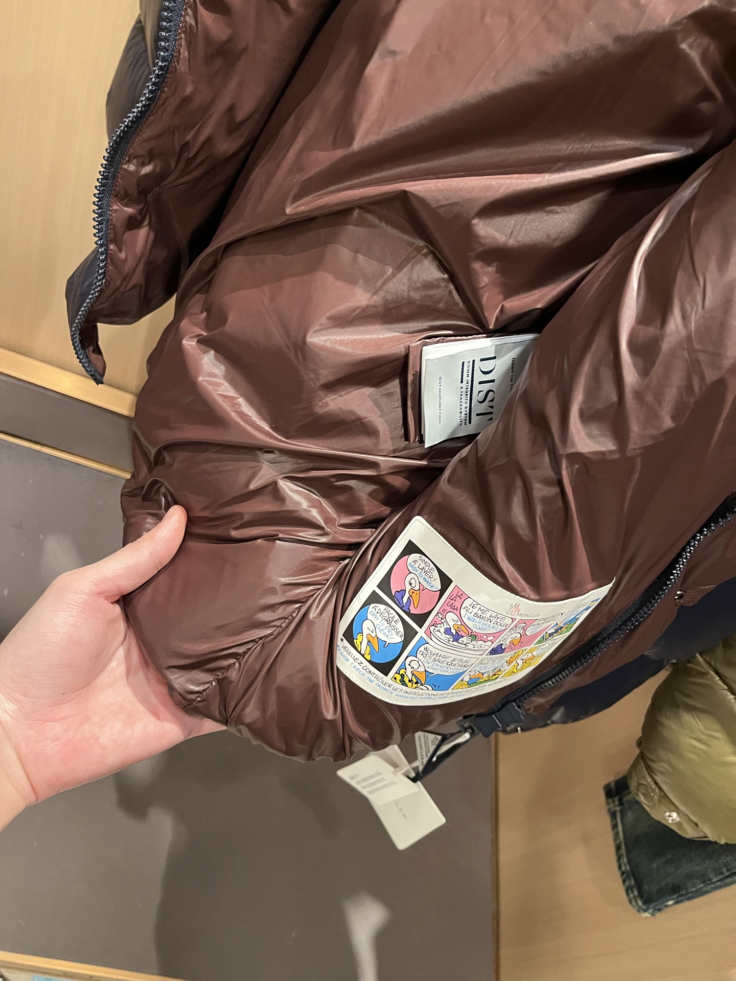 Mon*ler蒙口 2025秋冬新款男女同款👫羽绒服 ！年度的压轴款登场...匠心技艺于一身的经典款.高