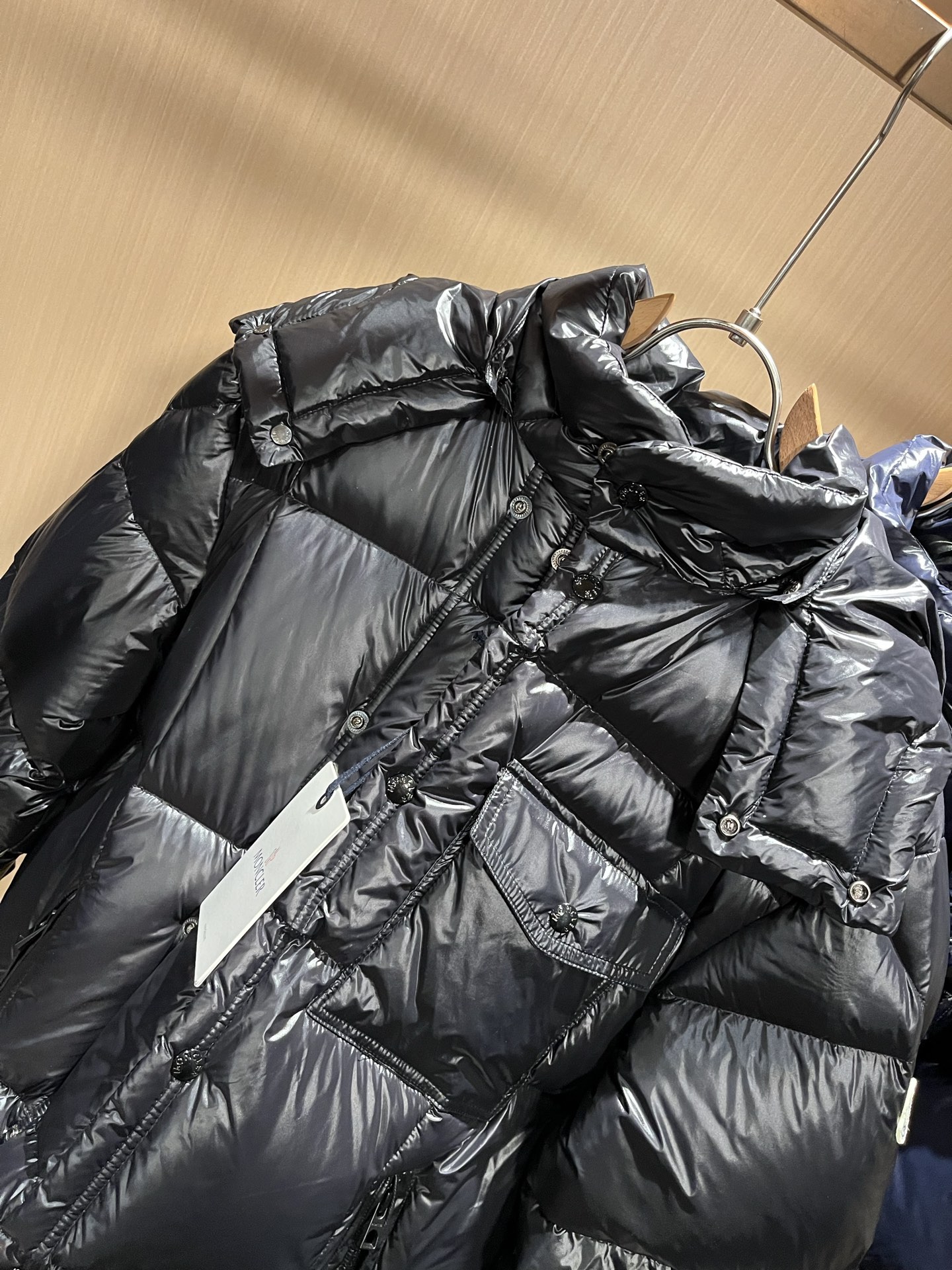 Mon*ler蒙口 2025秋冬新款男女同款👫羽绒服 ！年度的压轴款登场...匠心技艺于一身的经典款.高